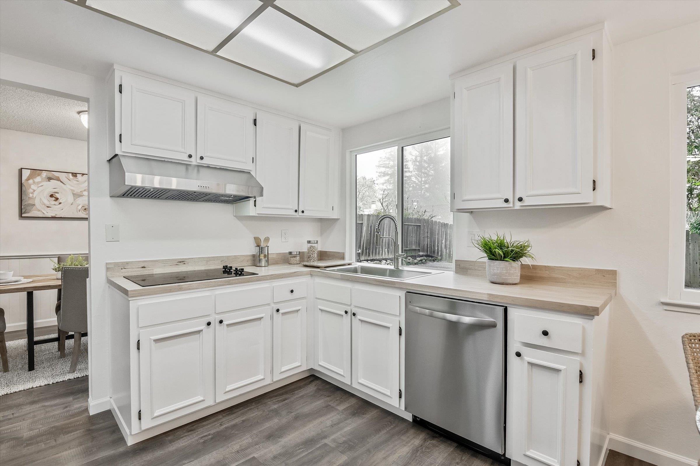 Detail Gallery Image 24 of 33 For 1524 Ridgewood Dr, Martinez,  CA 94553 - 4 Beds | 2/1 Baths