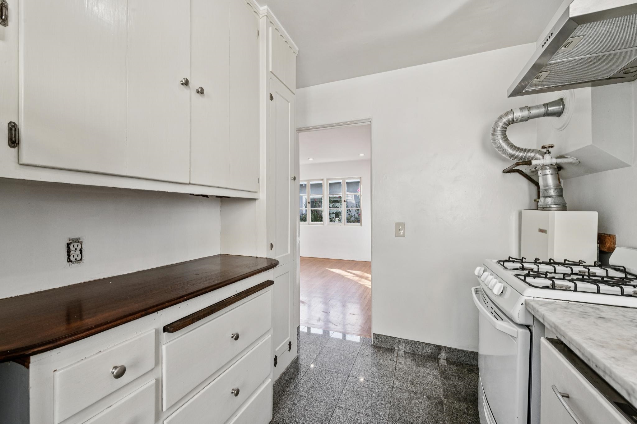 Photo #11: 41122962 Listing: Photo #11