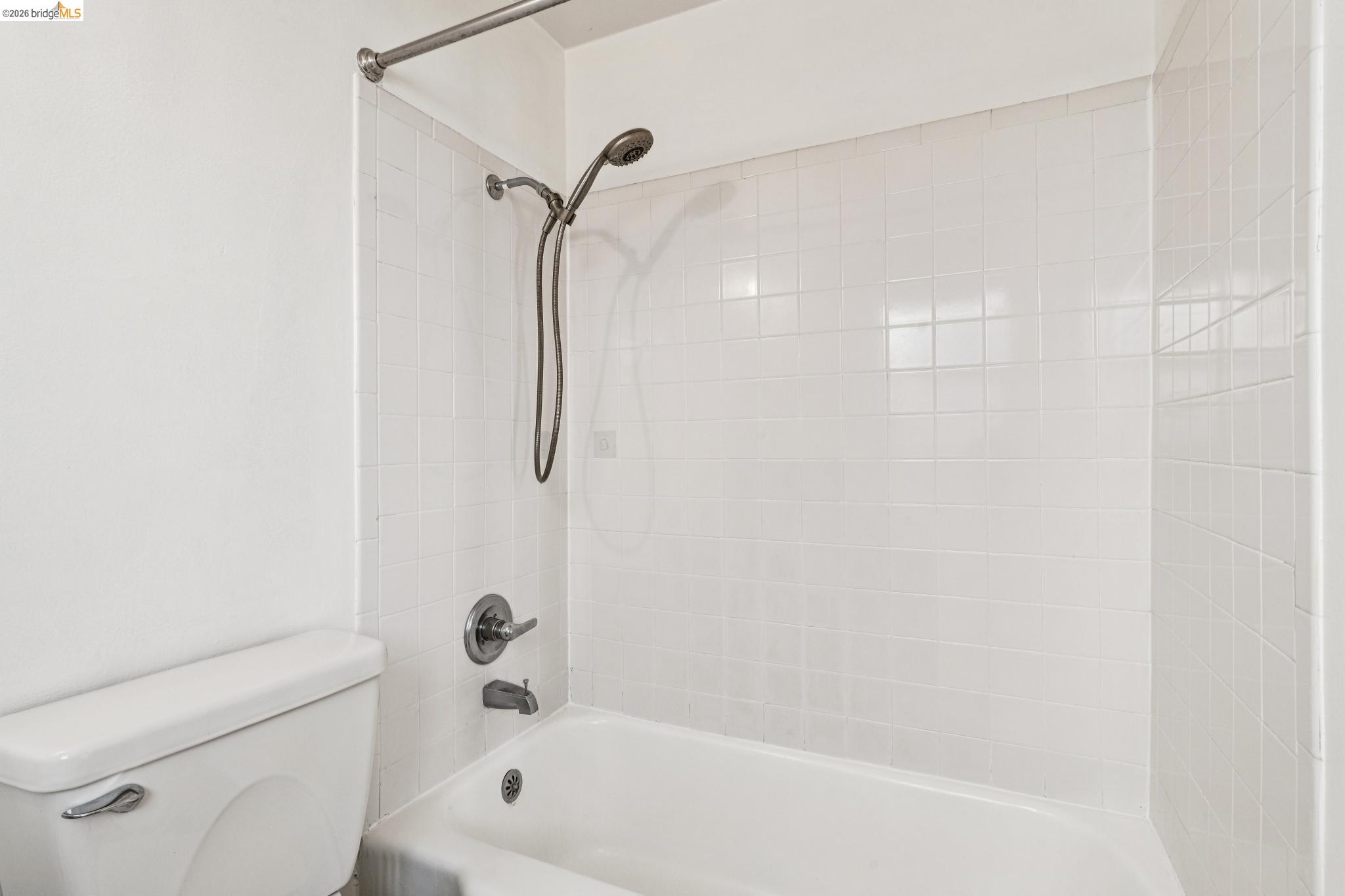 Detail Gallery Image 18 of 27 For 1411 Hearst Ave #2,  Berkeley,  CA 94702 - 1 Beds | 1 Baths