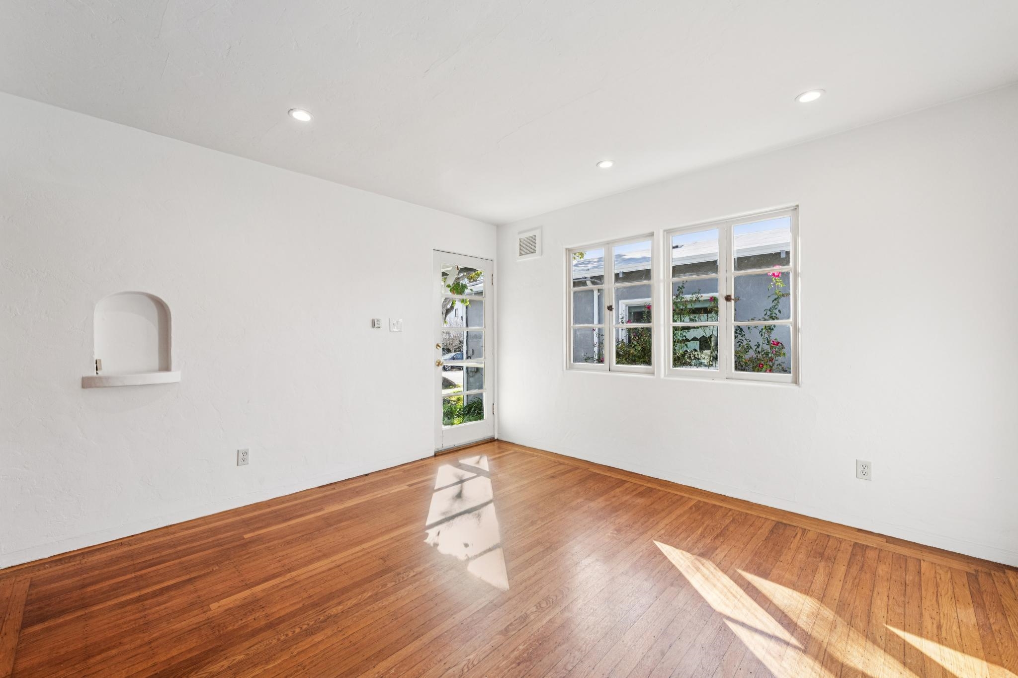 Photo #5: 41122962 Listing: Photo #5