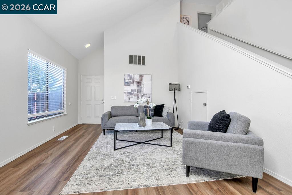 Detail Gallery Image 5 of 28 For 670 Rocky Creek Ter, Brentwood,  CA 94513 - 3 Beds | 2/1 Baths