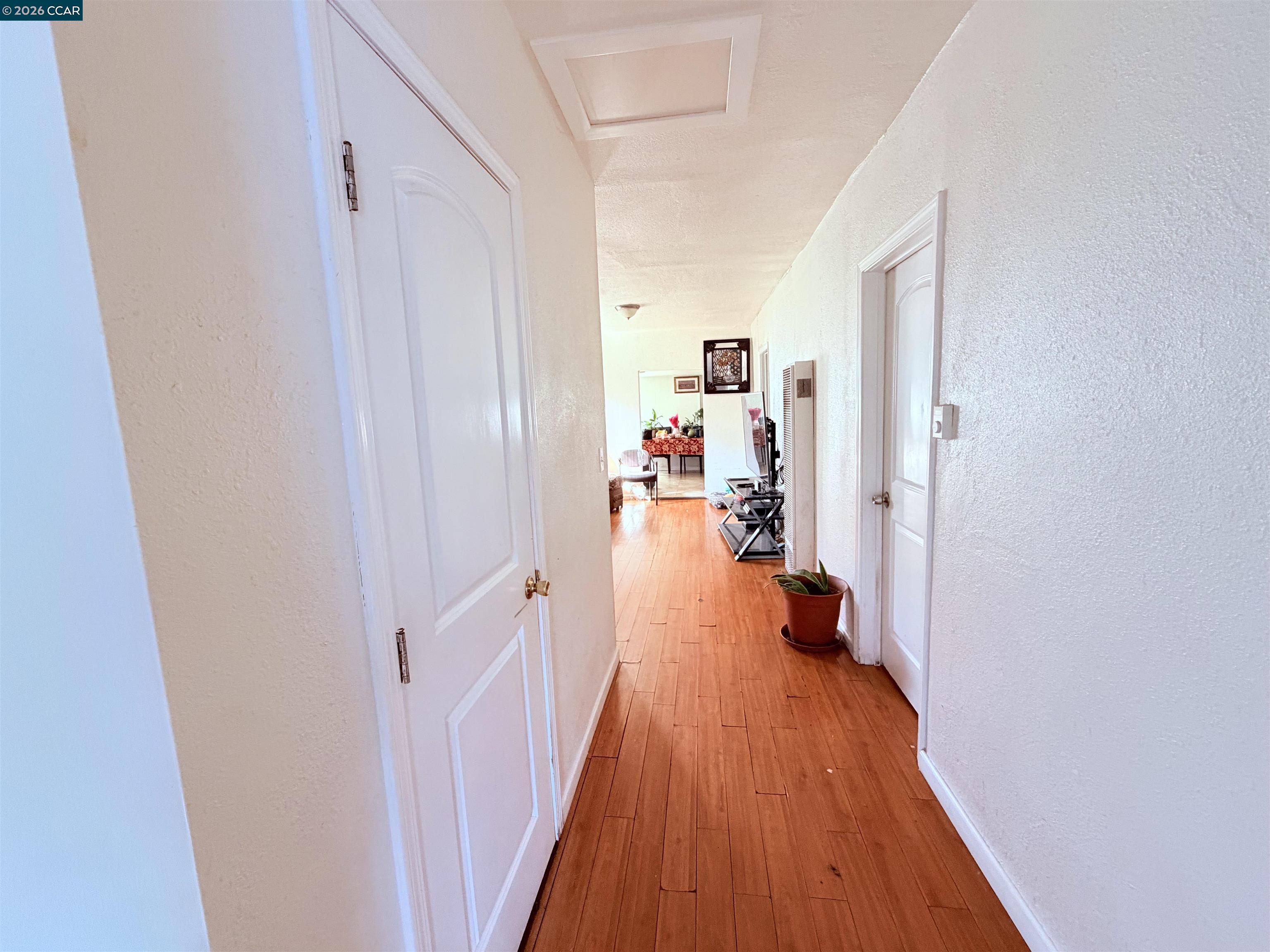 Detail Gallery Image 2 of 27 For 2625 75th Ave, Oakland,  CA 94605 - 4 Beds | 2 Baths