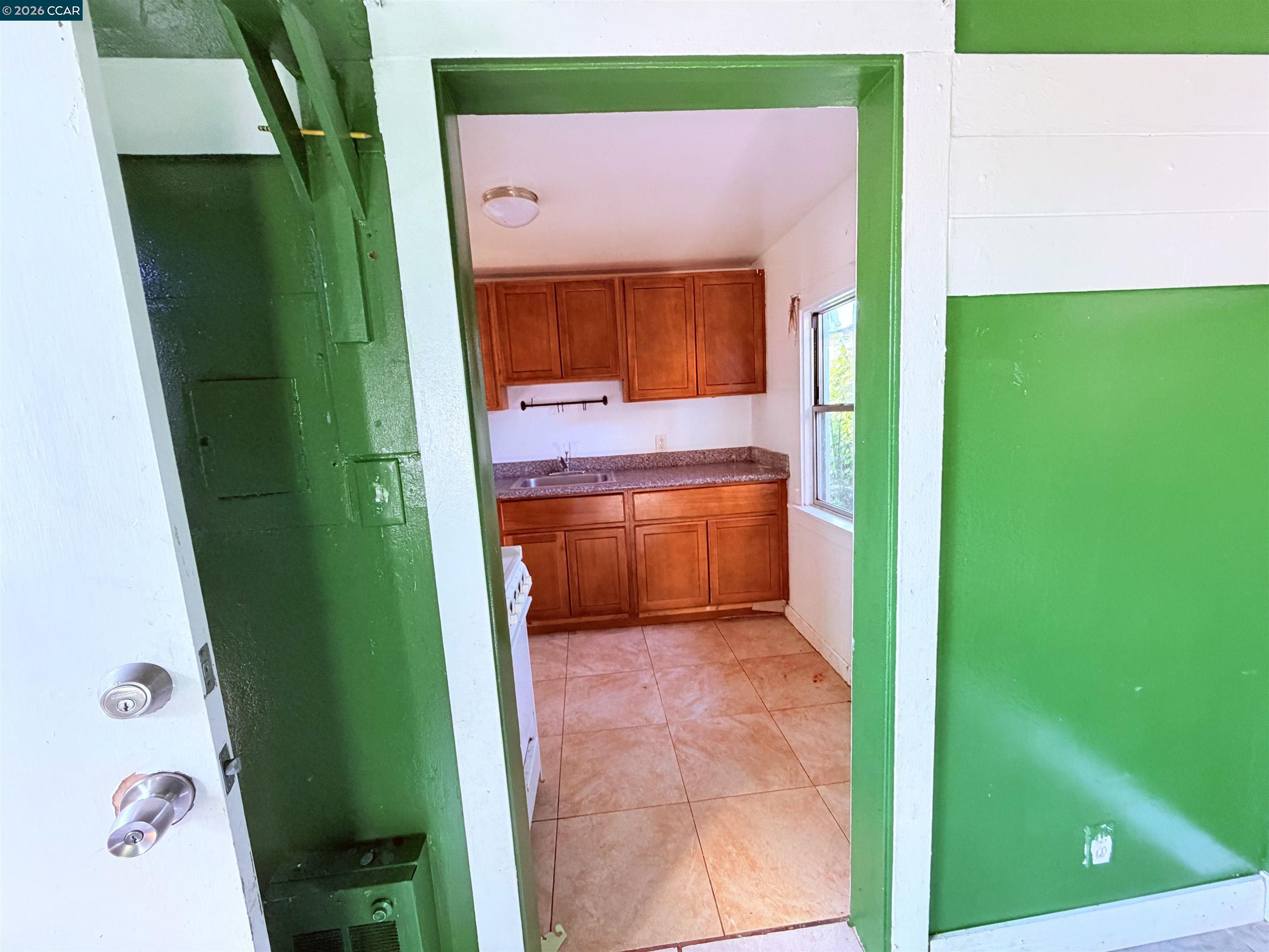 Detail Gallery Image 17 of 27 For 2625 75th Ave, Oakland,  CA 94605 - 4 Beds | 2 Baths