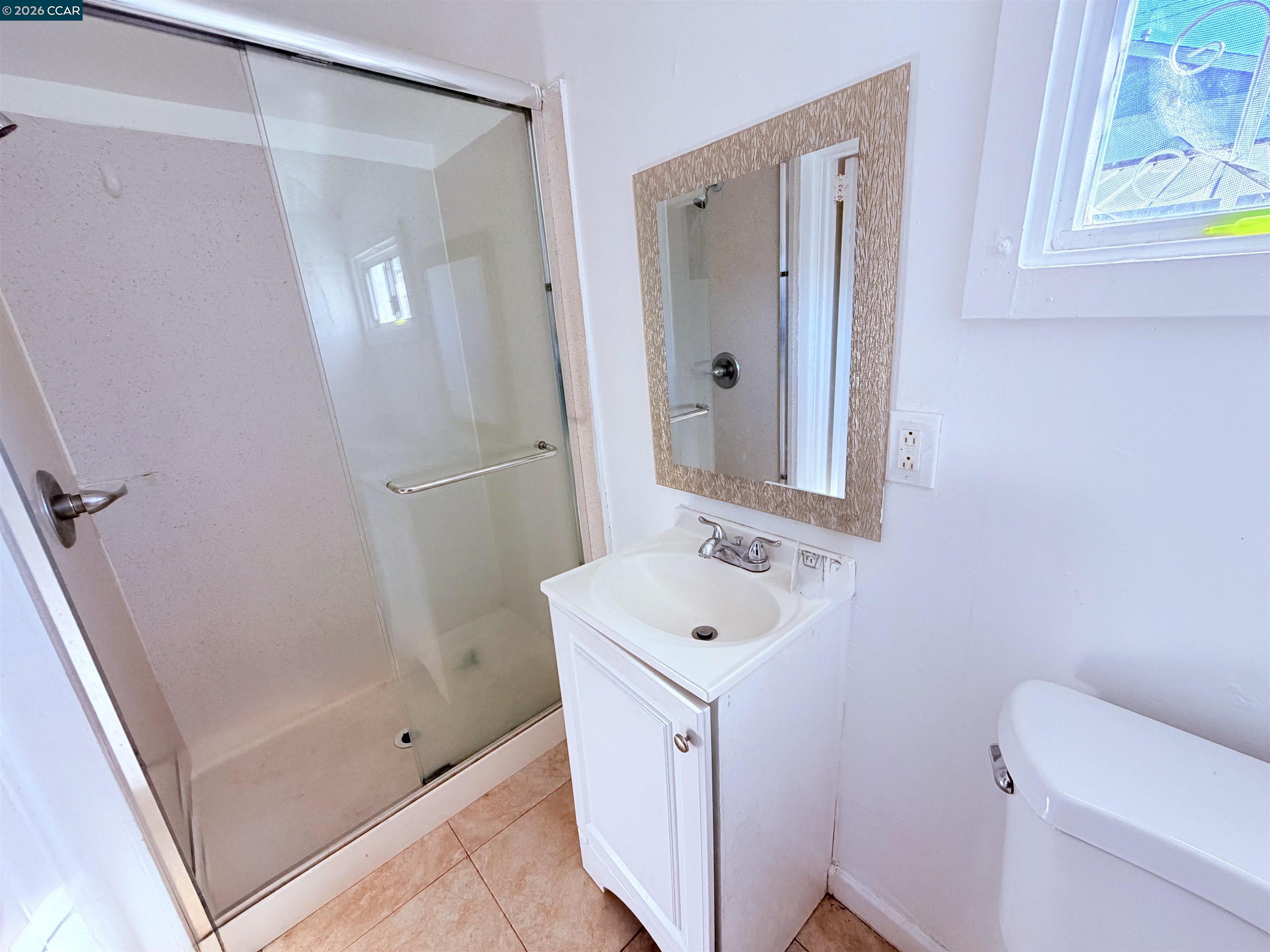 Detail Gallery Image 20 of 27 For 2625 75th Ave, Oakland,  CA 94605 - 4 Beds | 2 Baths