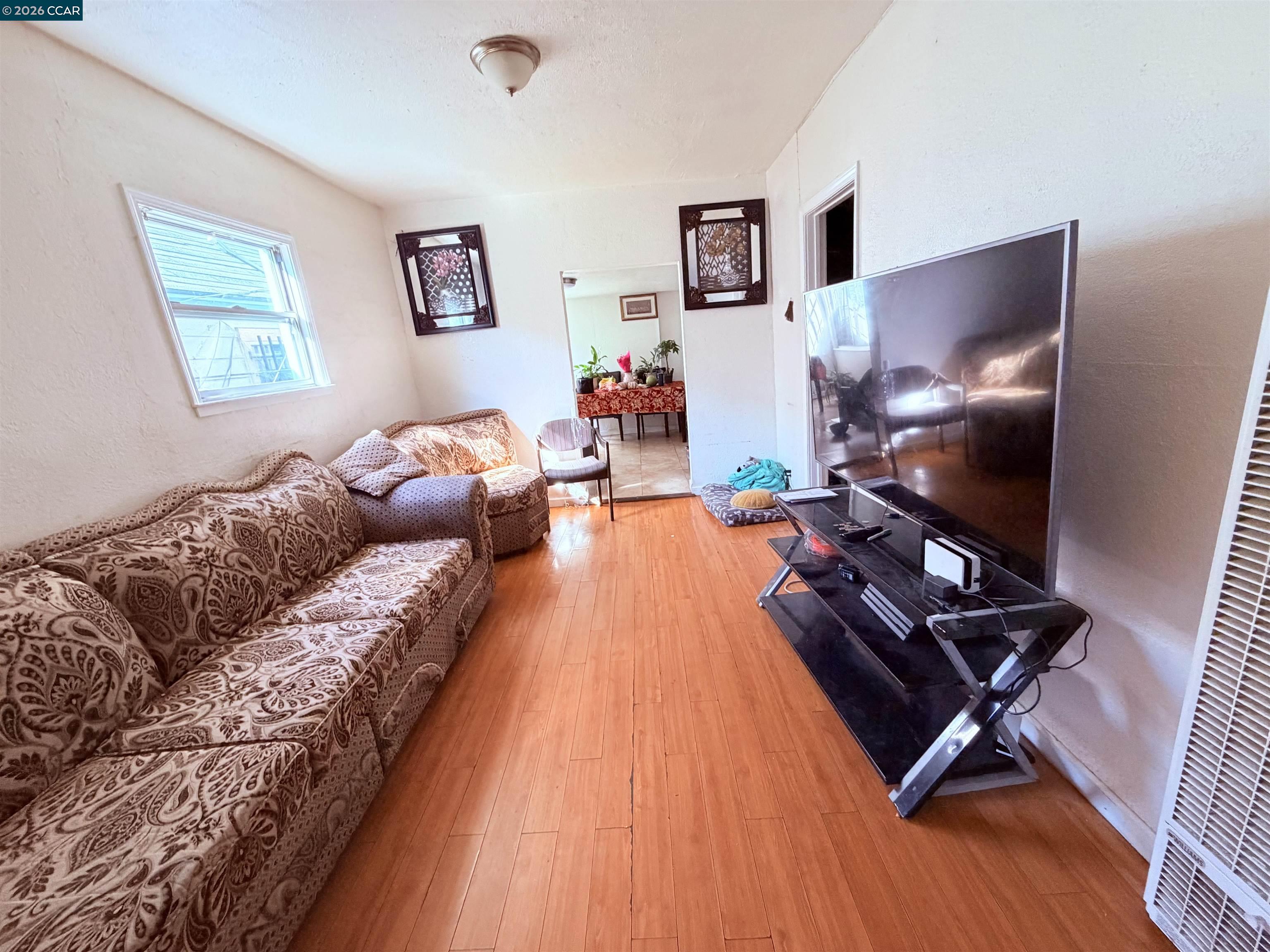 Detail Gallery Image 3 of 27 For 2625 75th Ave, Oakland,  CA 94605 - 4 Beds | 2 Baths