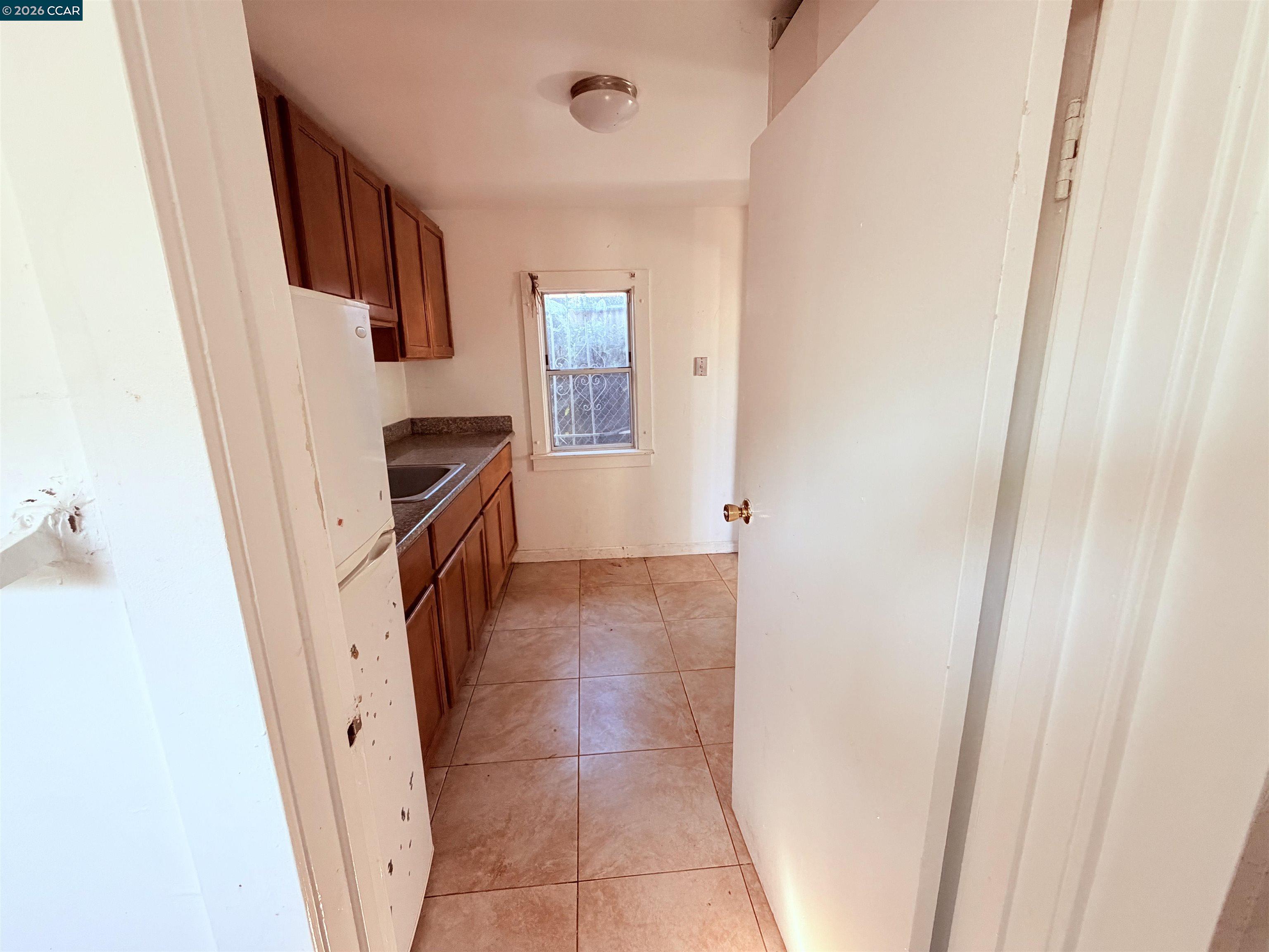 Detail Gallery Image 22 of 27 For 2625 75th Ave, Oakland,  CA 94605 - 4 Beds | 2 Baths