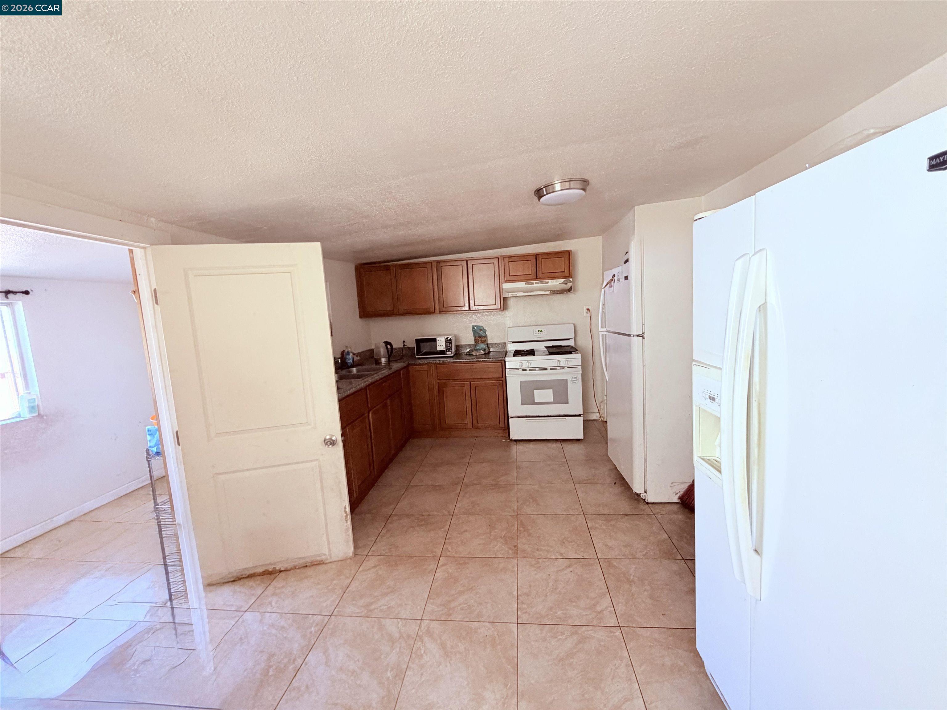 Detail Gallery Image 5 of 27 For 2625 75th Ave, Oakland,  CA 94605 - 4 Beds | 2 Baths