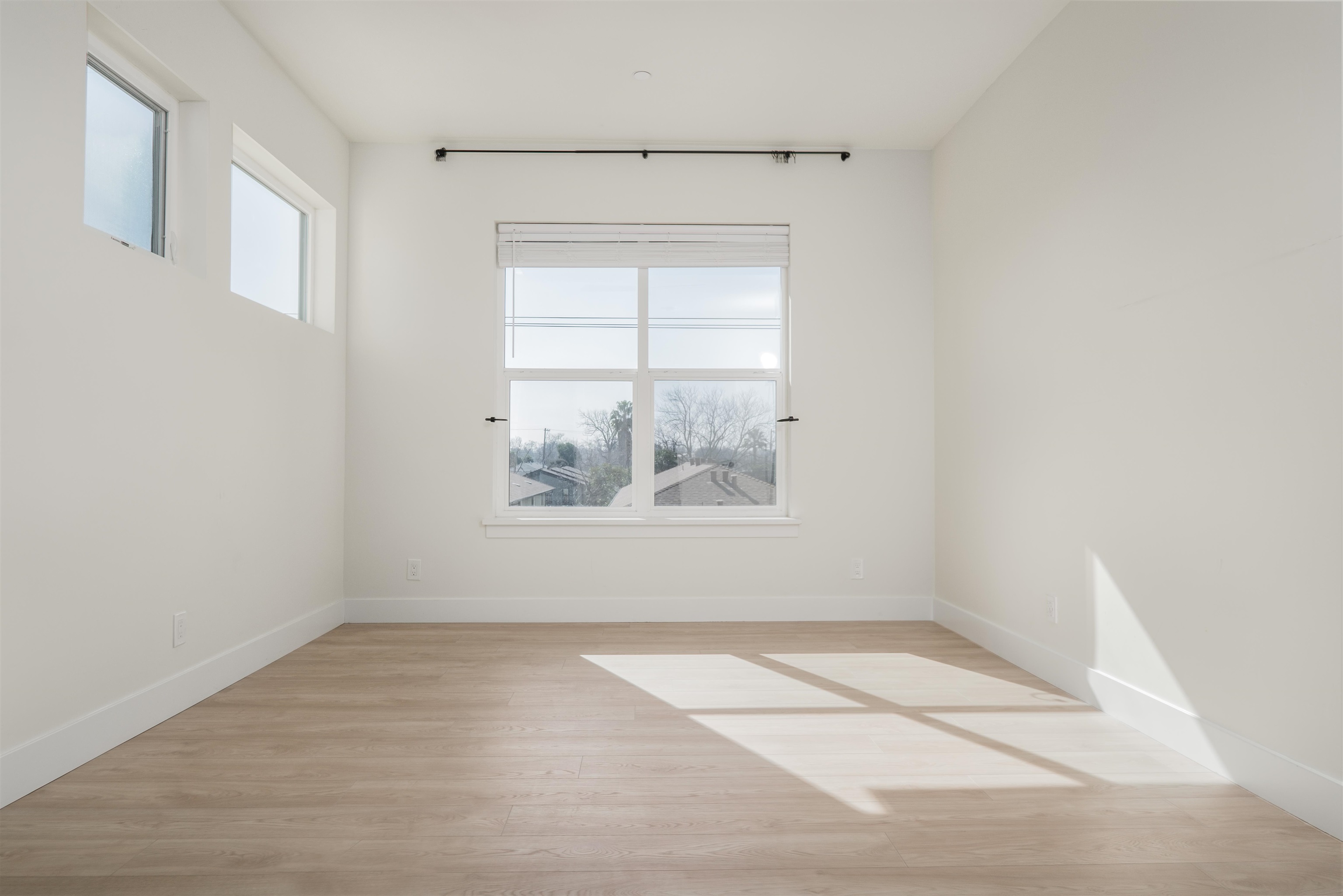 Detail Gallery Image 24 of 54 For 2715 Tomato Alley, Sacramento,  CA 95818 - 4 Beds | 4 Baths