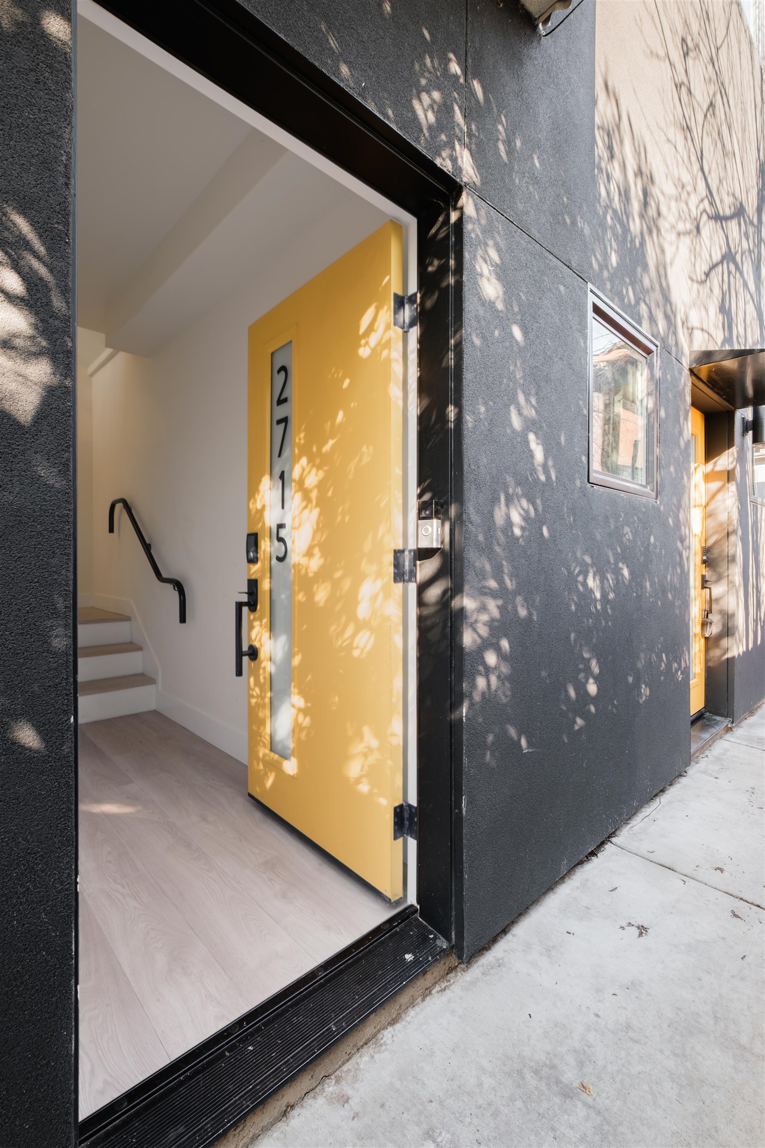 Detail Gallery Image 4 of 54 For 2715 Tomato Alley, Sacramento,  CA 95818 - 4 Beds | 4 Baths