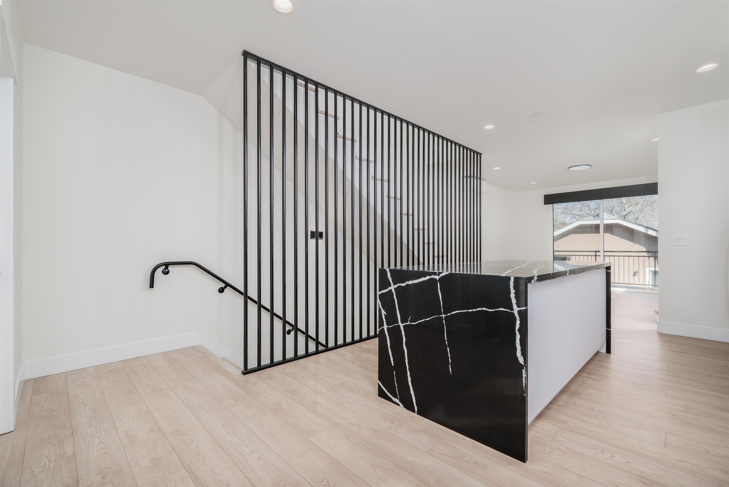 Detail Gallery Image 6 of 54 For 2715 Tomato Alley, Sacramento,  CA 95818 - 4 Beds | 4 Baths