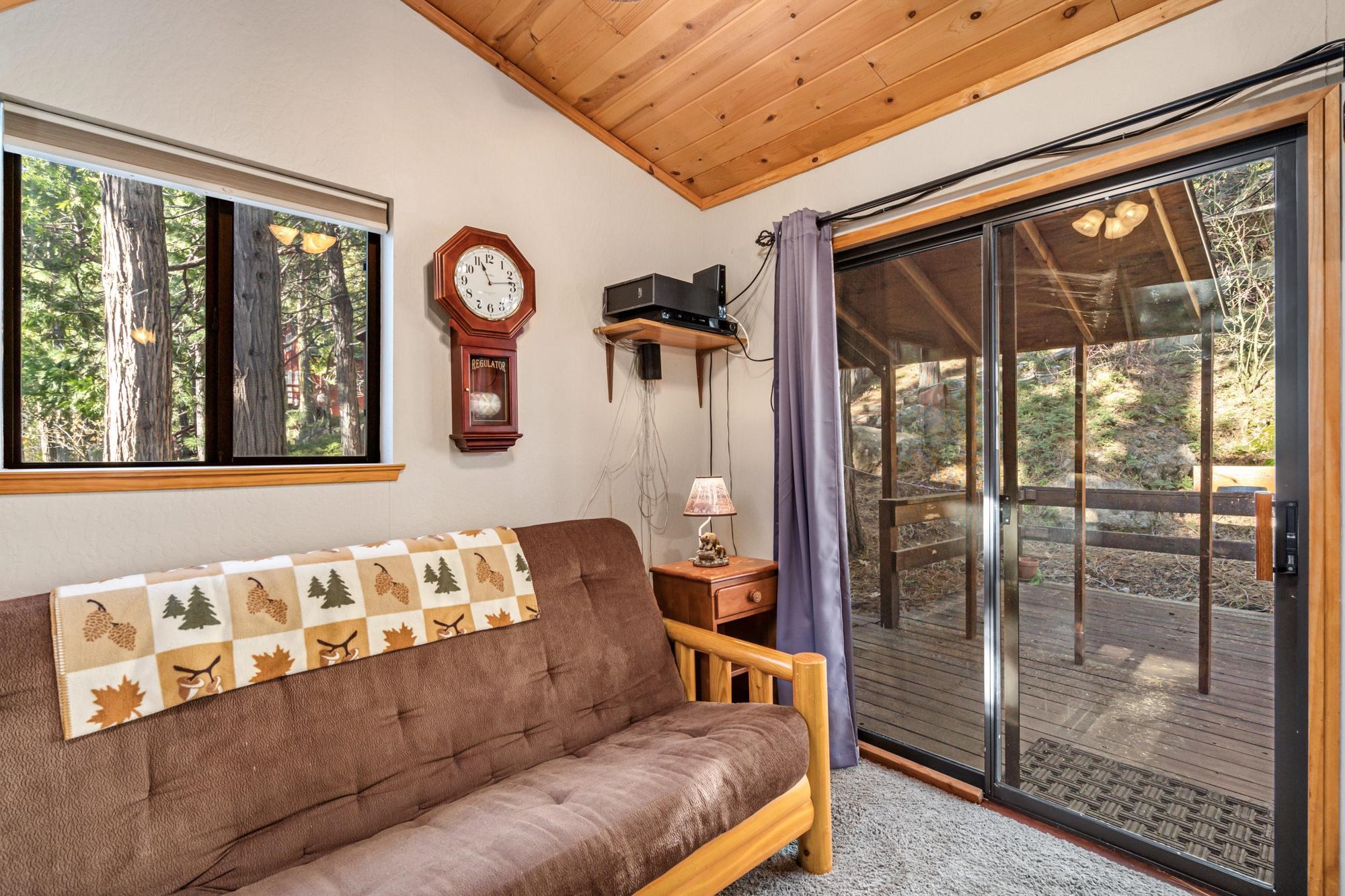 Detail Gallery Image 11 of 42 For 25482 Rebekah Rd, Long Barn,  CA 95335 - 1 Beds | 1 Baths