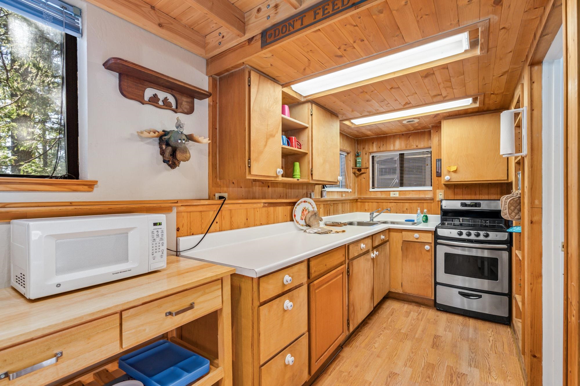 Detail Gallery Image 4 of 42 For 25482 Rebekah Rd, Long Barn,  CA 95335 - 1 Beds | 1 Baths