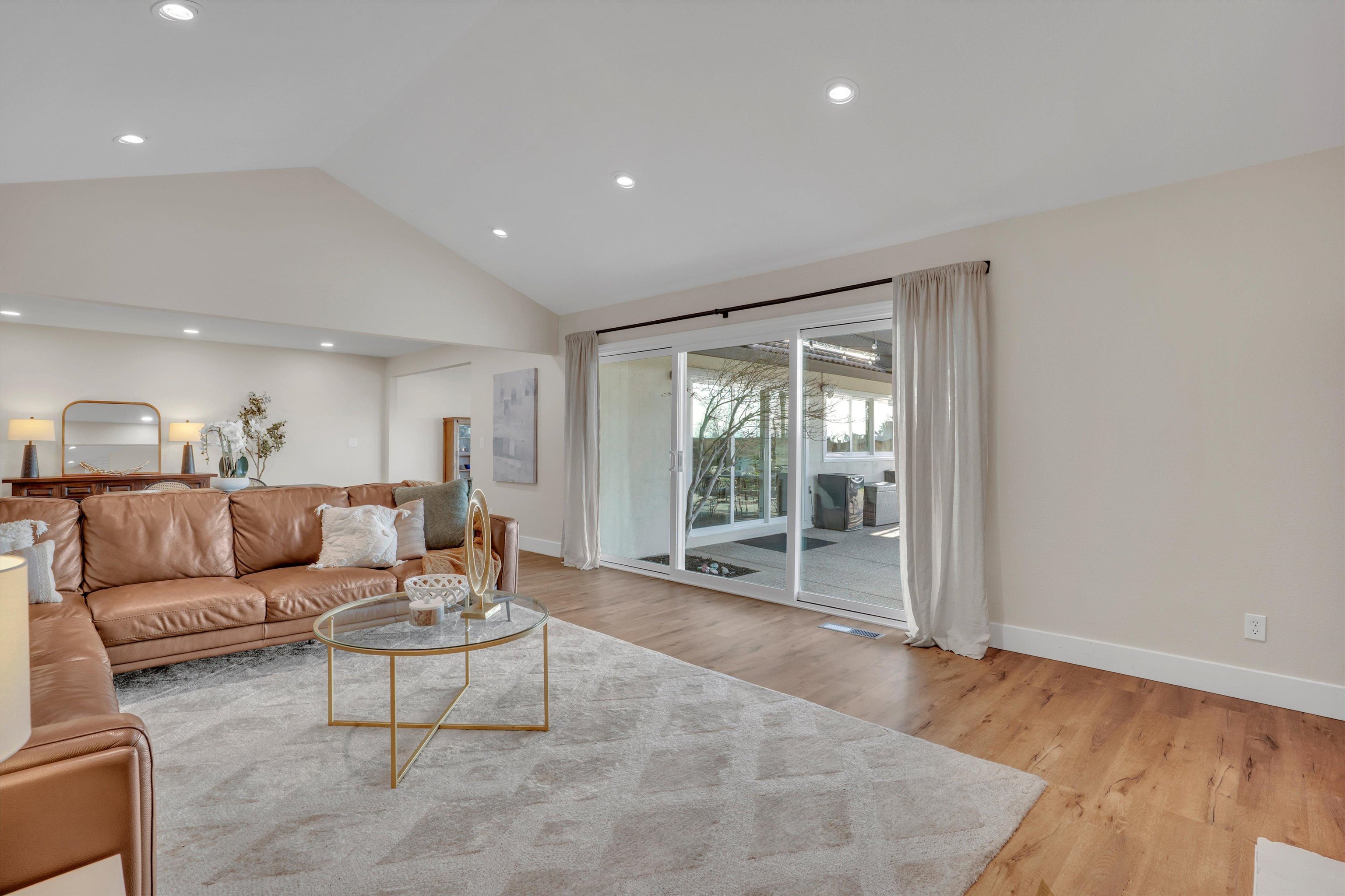 Detail Gallery Image 22 of 53 For 2119 Farmington Pl, Livermore,  CA 94550 - 4 Beds | 2 Baths