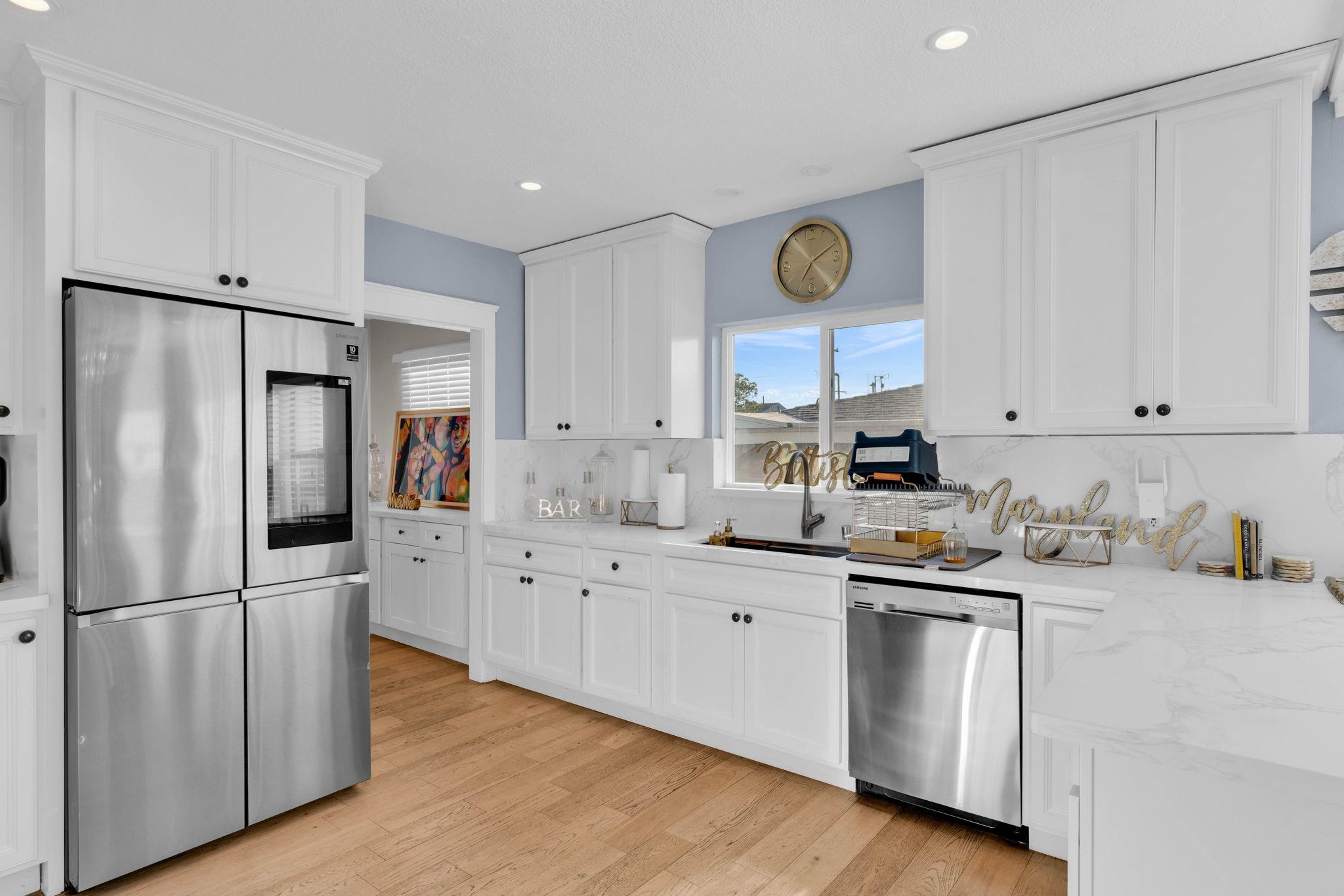 Detail Gallery Image 12 of 38 For 2468 Maxwell Ave, Oakland,  CA 94601 - 4 Beds | 3 Baths