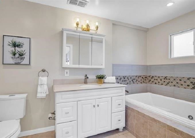 Detail Gallery Image 24 of 38 For 2468 Maxwell Ave, Oakland,  CA 94601 - 4 Beds | 3 Baths