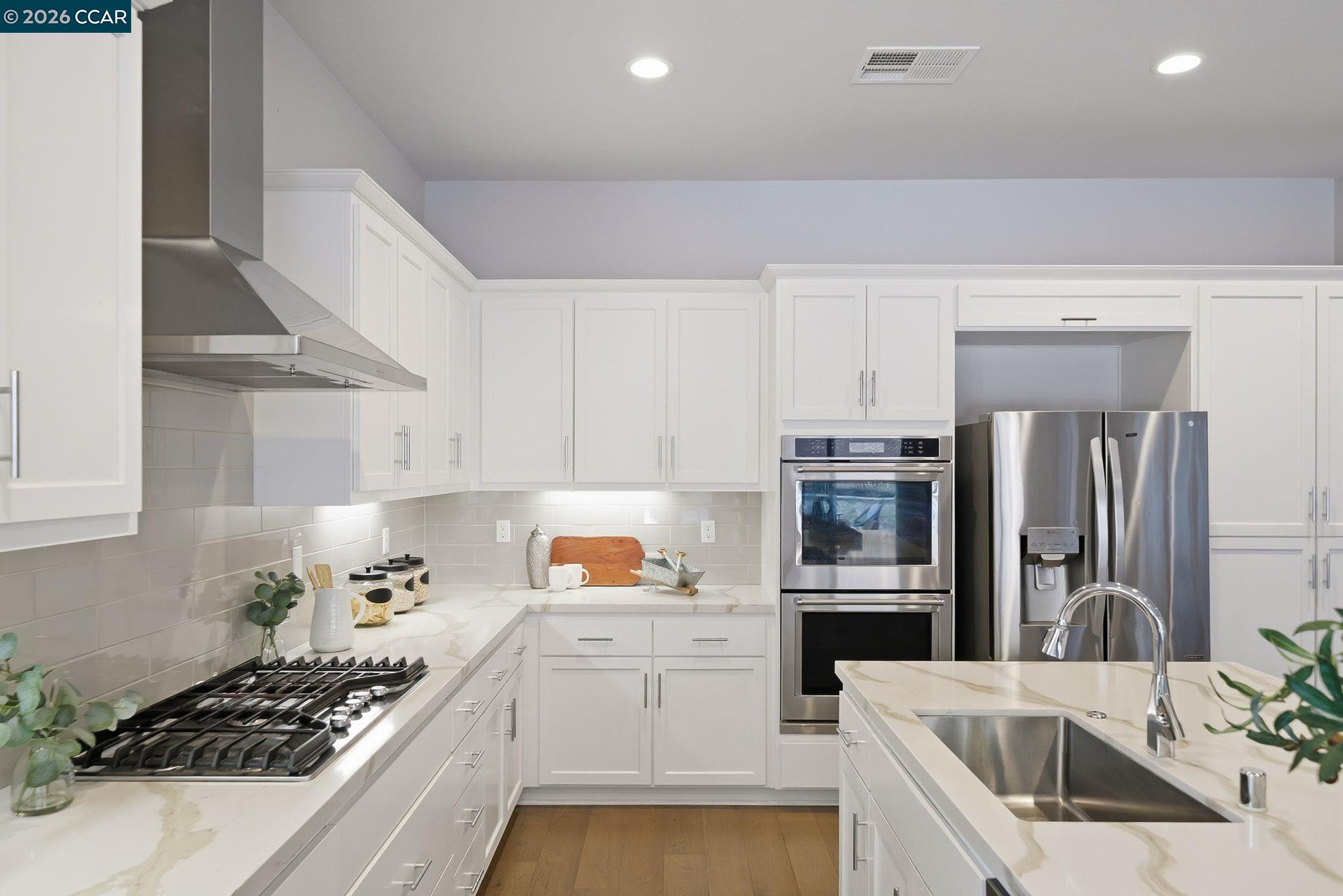 Detail Gallery Image 15 of 50 For 4827 Roberts Ct, Castro Valley,  CA 94552 - 5 Beds | 3/1 Baths