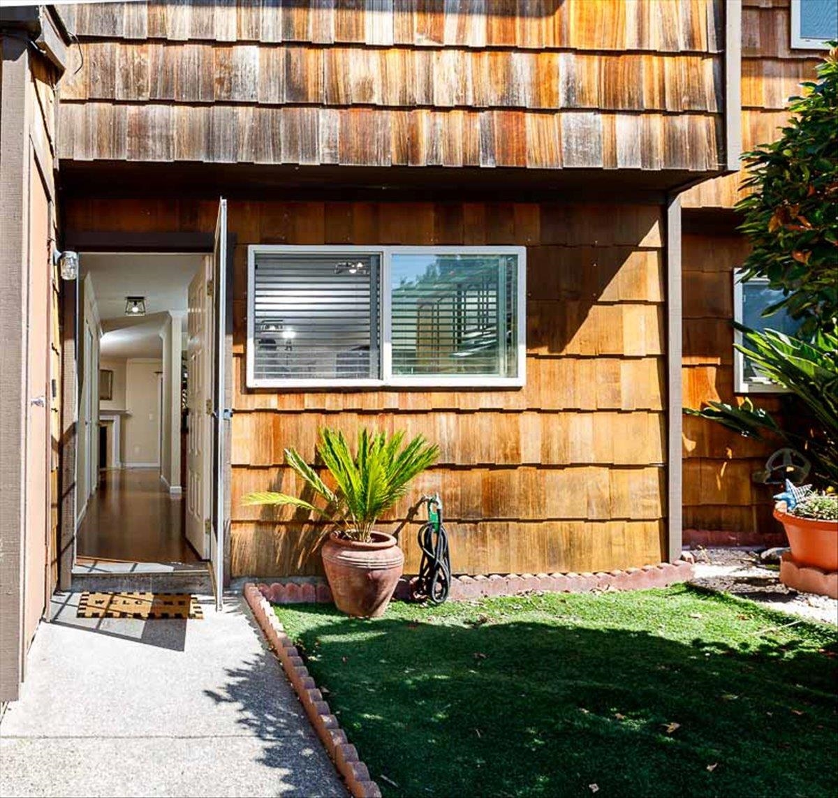 Detail Gallery Image 3 of 21 For 1482 Parkway, Rohnert Park,  CA 94928 - 2 Beds | 1/1 Baths