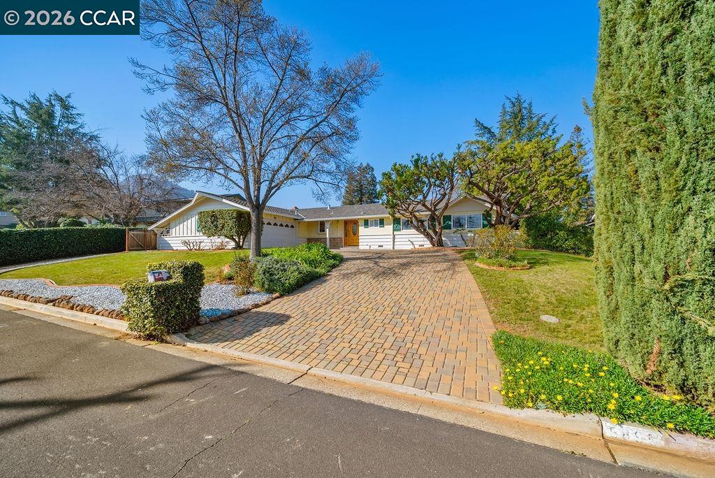 Detail Gallery Image 12 of 41 For 5895 Herriman Dr, Clayton,  CA 94517 - 4 Beds | 2 Baths