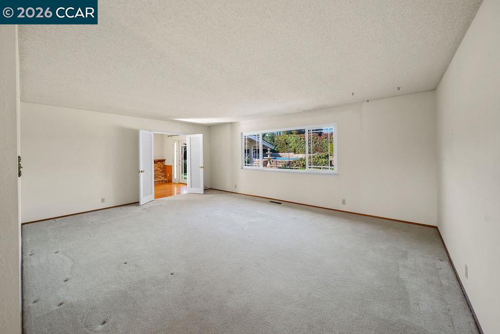 Detail Gallery Image 15 of 41 For 5895 Herriman Dr, Clayton,  CA 94517 - 4 Beds | 2 Baths