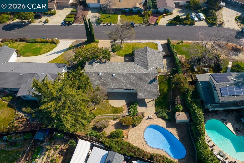 Detail Gallery Image 28 of 41 For 5895 Herriman Dr, Clayton,  CA 94517 - 4 Beds | 2 Baths