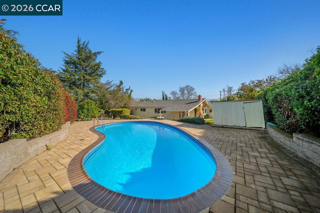 Detail Gallery Image 4 of 41 For 5895 Herriman Dr, Clayton,  CA 94517 - 4 Beds | 2 Baths