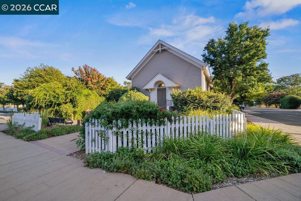 Detail Gallery Image 39 of 41 For 5895 Herriman Dr, Clayton,  CA 94517 - 4 Beds | 2 Baths