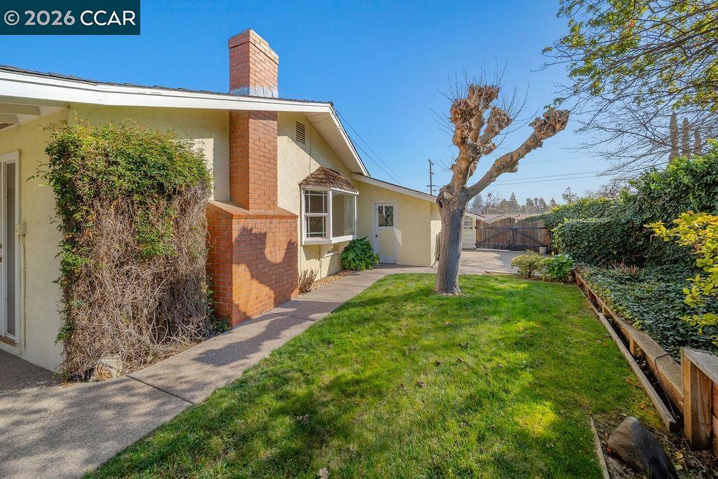 Detail Gallery Image 7 of 41 For 5895 Herriman Dr, Clayton,  CA 94517 - 4 Beds | 2 Baths