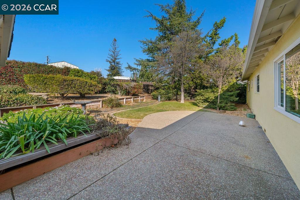 Detail Gallery Image 9 of 41 For 5895 Herriman Dr, Clayton,  CA 94517 - 4 Beds | 2 Baths