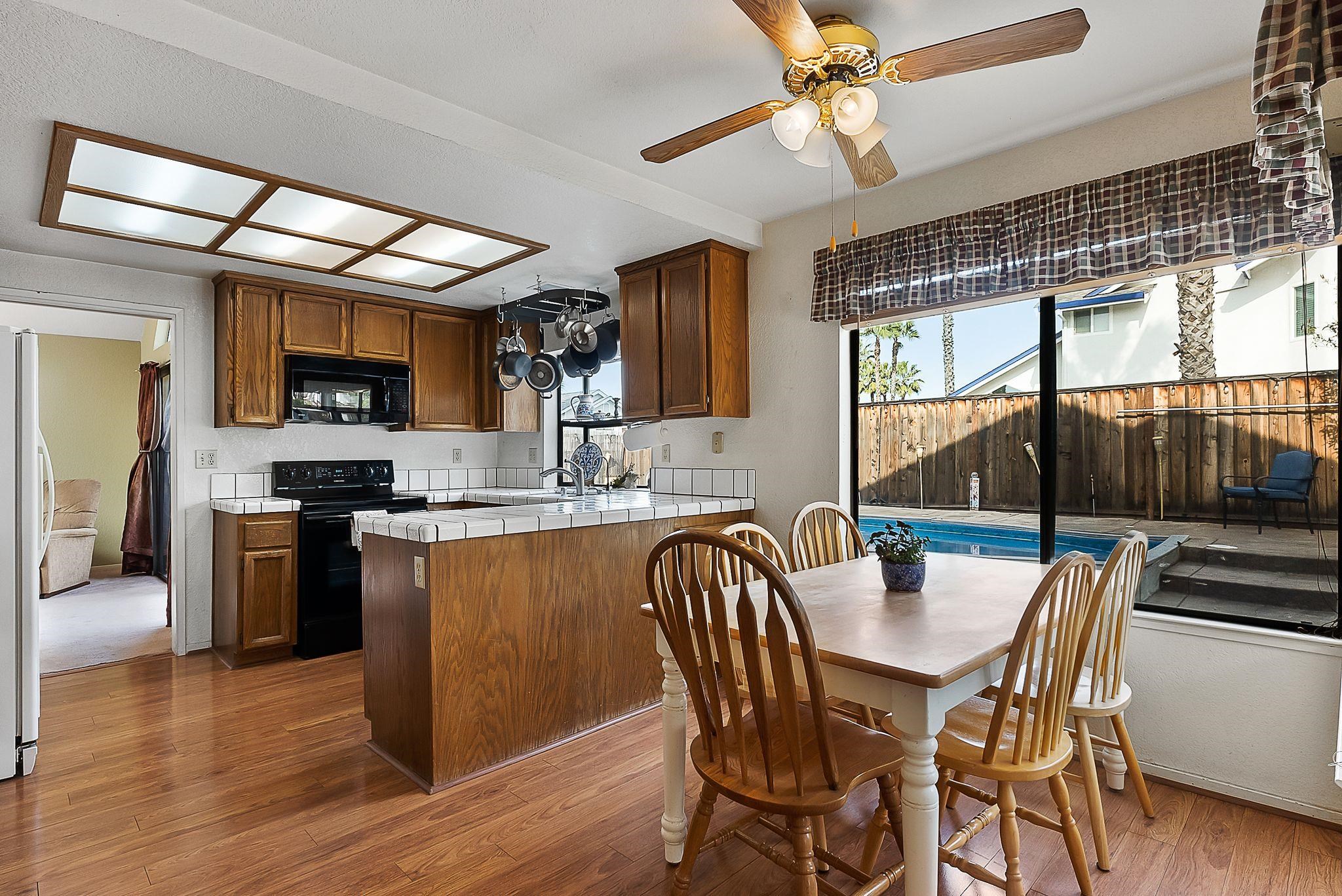 Detail Gallery Image 10 of 37 For 2205 Breaker Ct, Discovery Bay,  CA 94505 - 4 Beds | 2/1 Baths