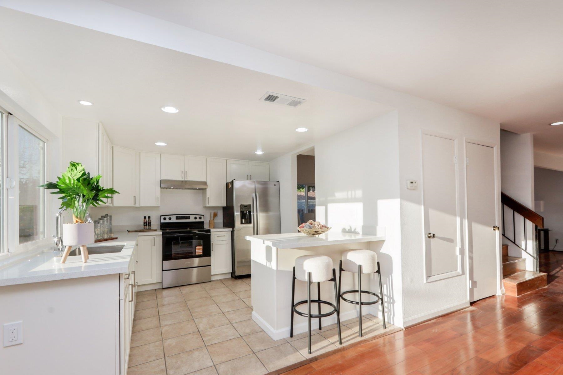 Detail Gallery Image 14 of 45 For 803 Ulmeca Pl, Fremont,  CA 94539 - 4 Beds | 2/1 Baths