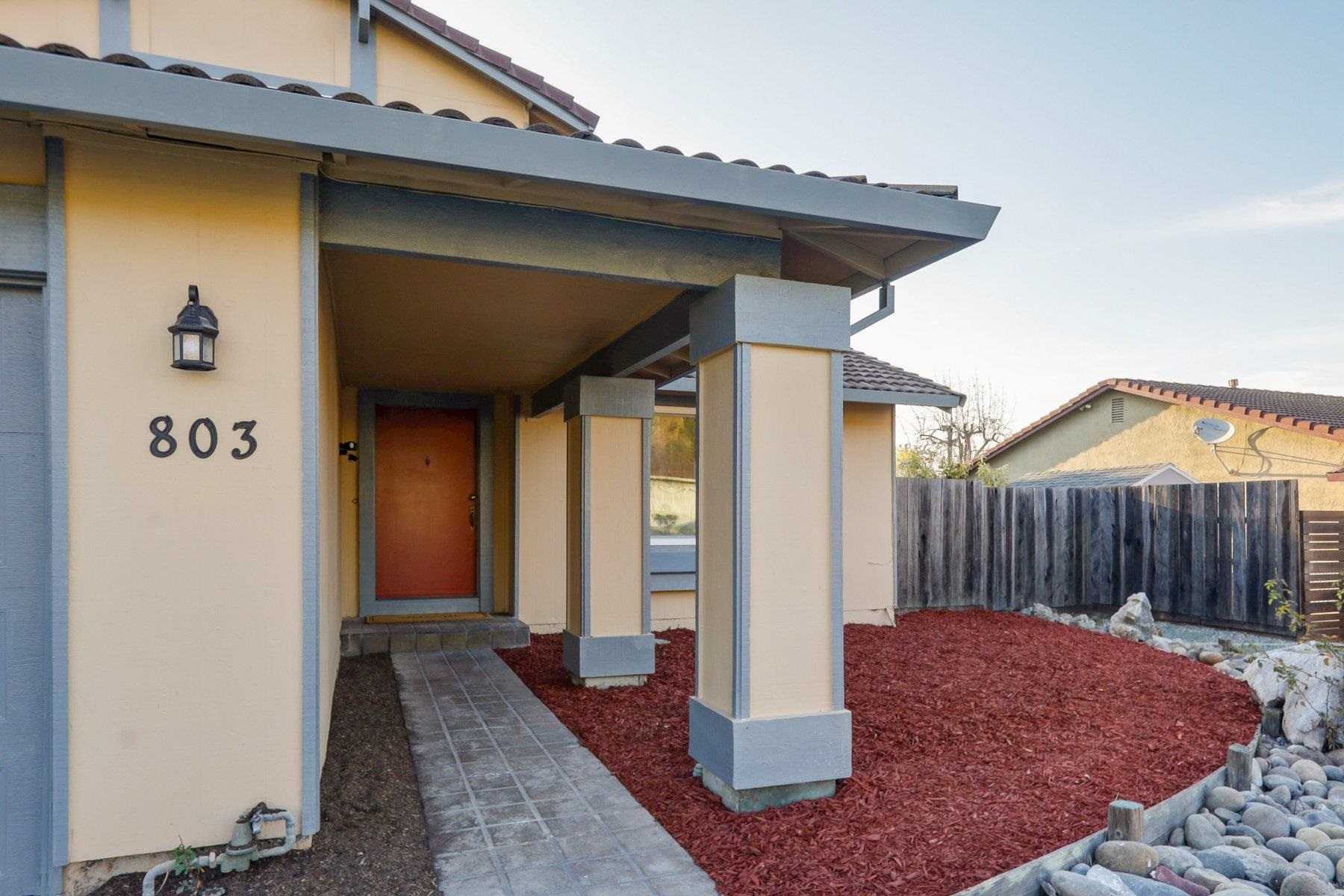 Detail Gallery Image 3 of 45 For 803 Ulmeca Pl, Fremont,  CA 94539 - 4 Beds | 2/1 Baths