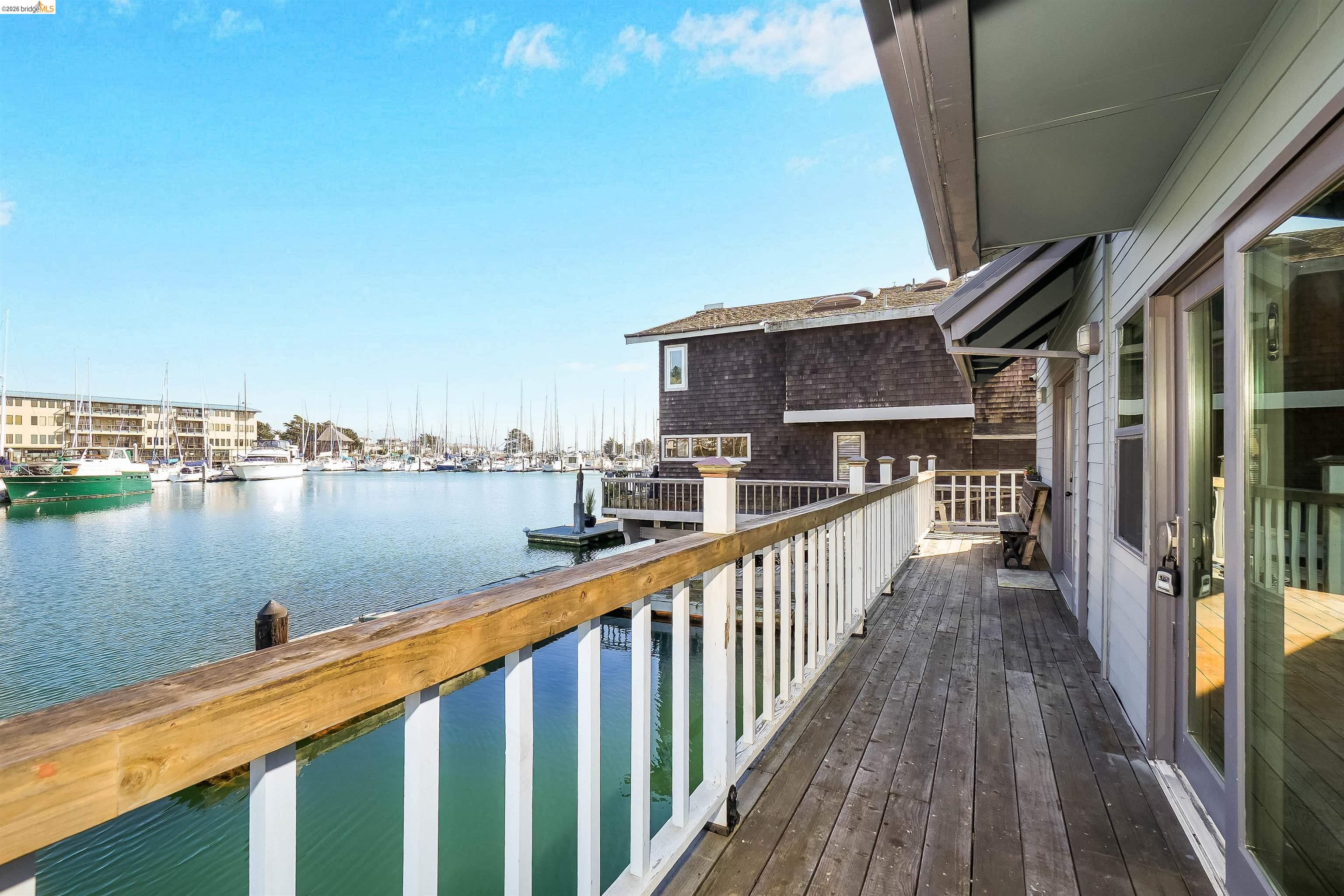 Detail Gallery Image 13 of 60 For 1293 Sanderling Is, Richmond,  CA 94801-4116 - 5 Beds | 2/1 Baths