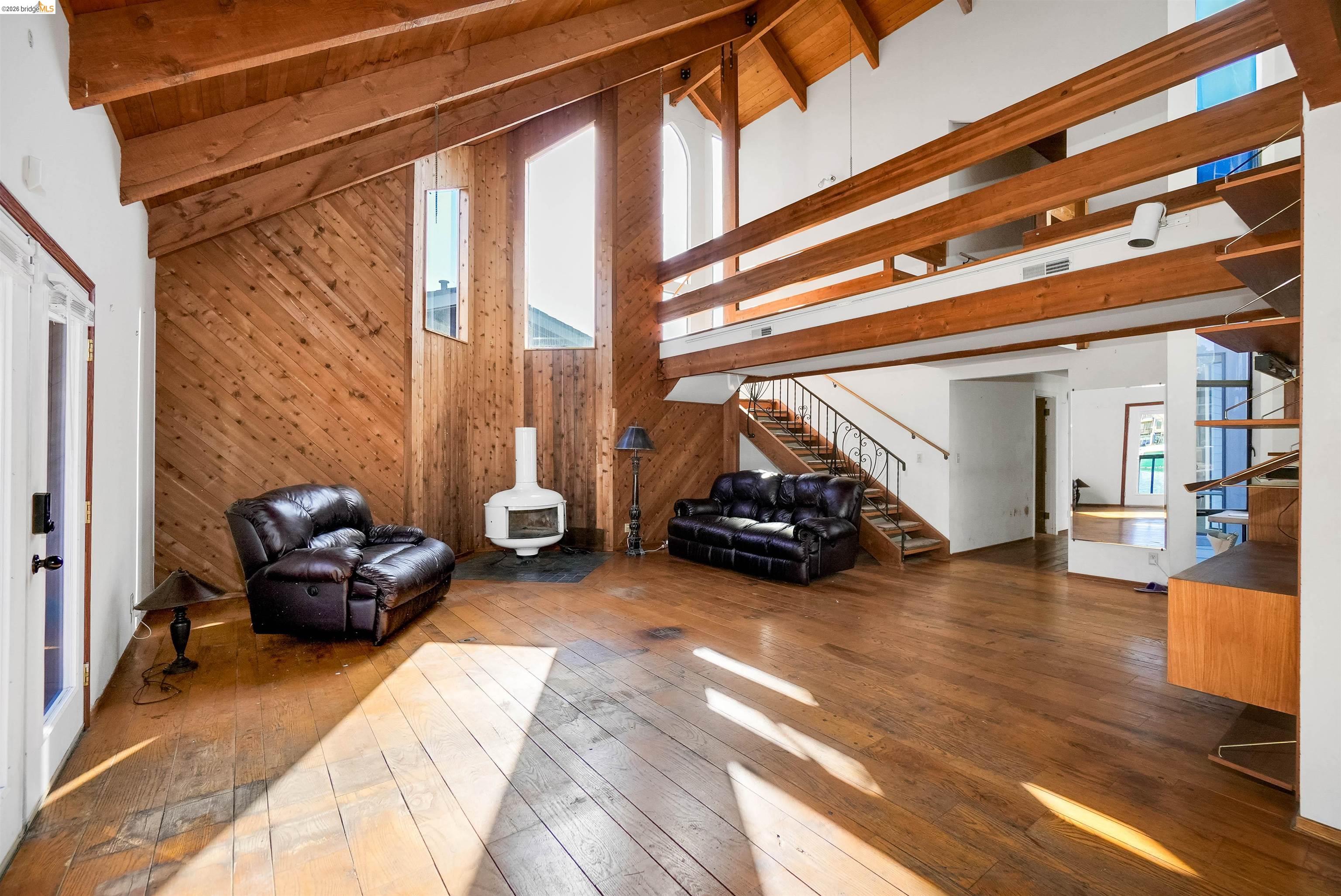 Detail Gallery Image 4 of 60 For 1293 Sanderling Is, Richmond,  CA 94801-4116 - 5 Beds | 2/1 Baths