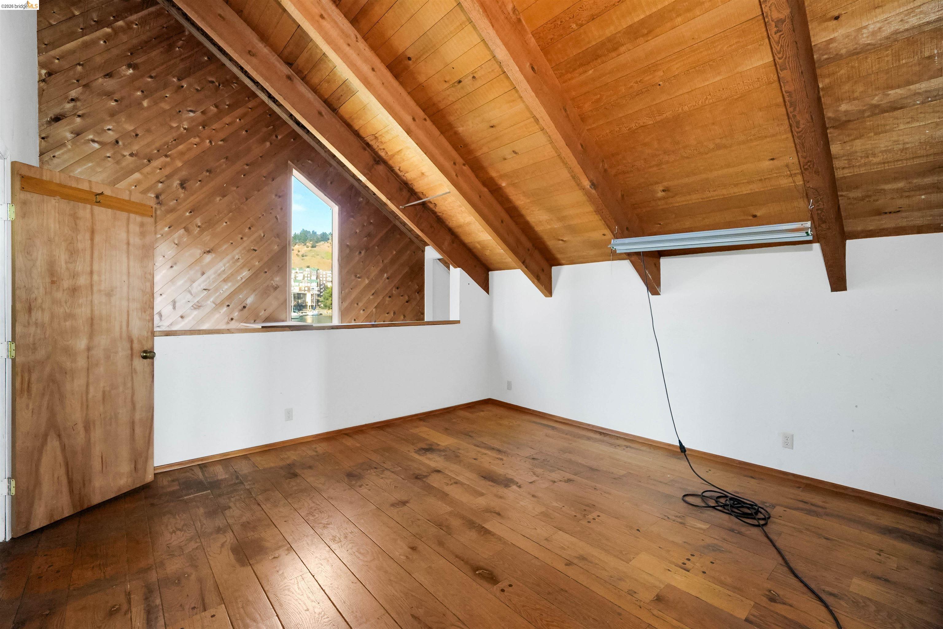 Detail Gallery Image 33 of 60 For 1293 Sanderling Is, Richmond,  CA 94801-4116 - 5 Beds | 2/1 Baths