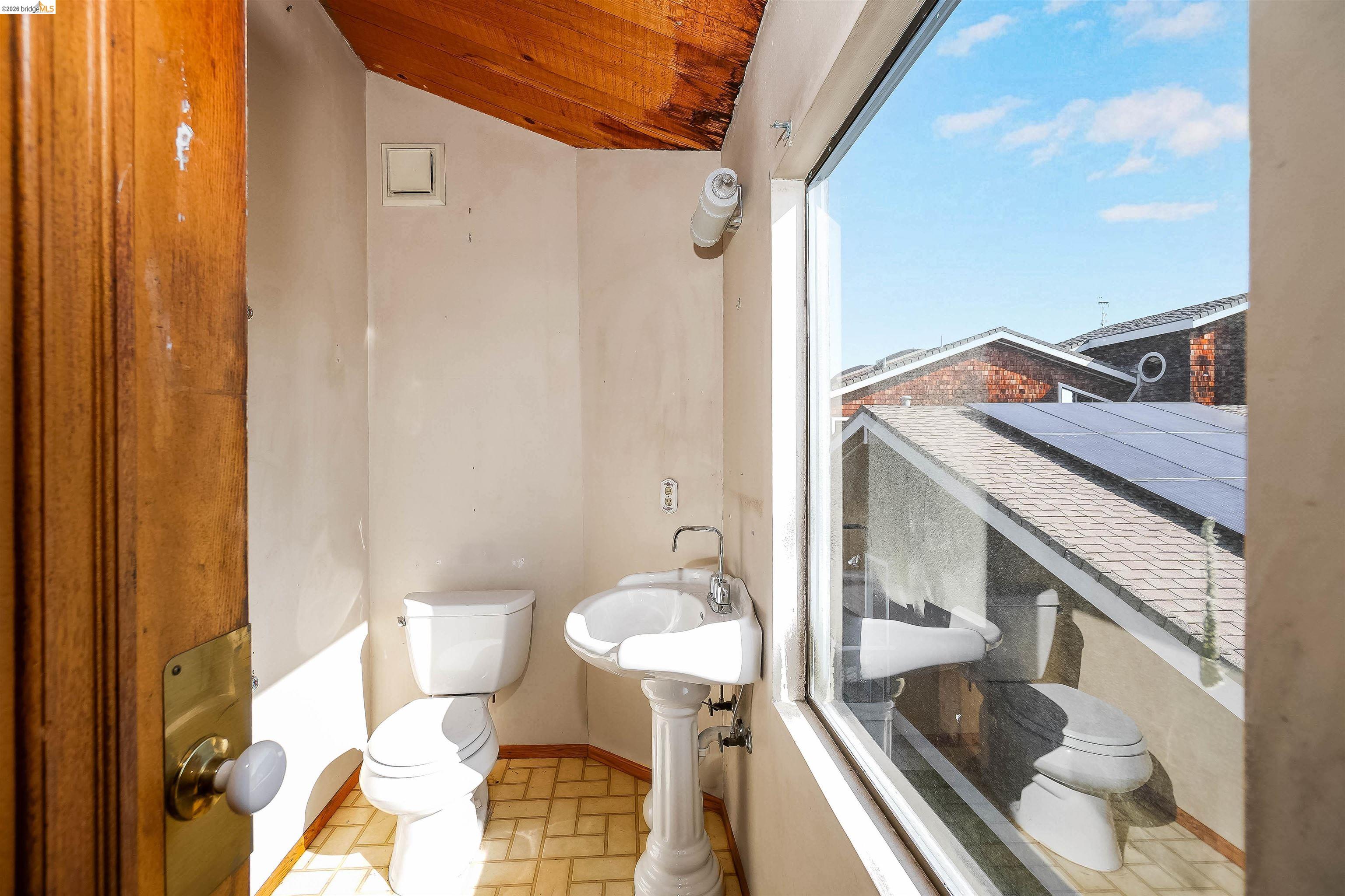 Detail Gallery Image 41 of 60 For 1293 Sanderling Is, Richmond,  CA 94801-4116 - 5 Beds | 2/1 Baths