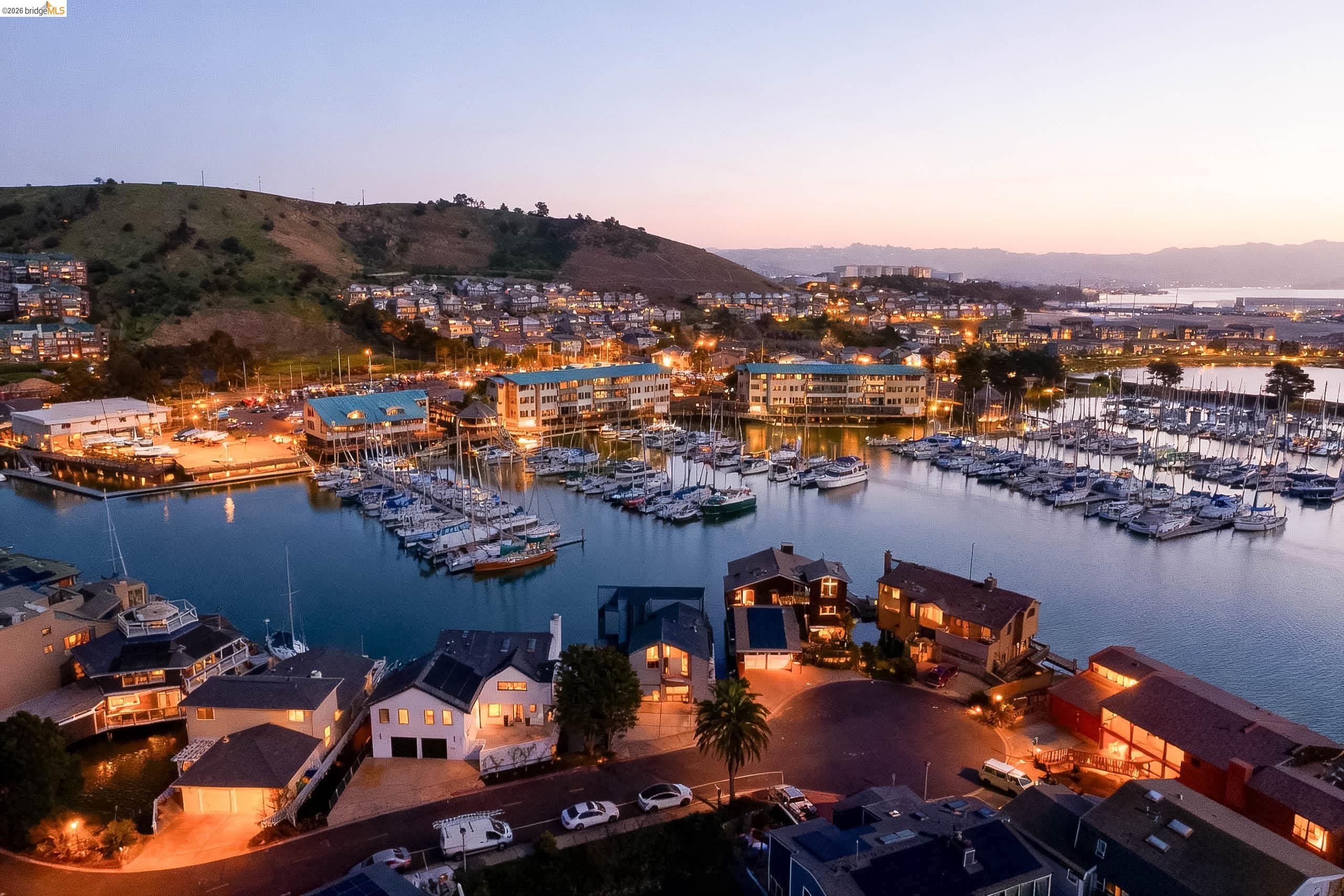 Detail Gallery Image 49 of 60 For 1293 Sanderling Is, Richmond,  CA 94801-4116 - 5 Beds | 2/1 Baths