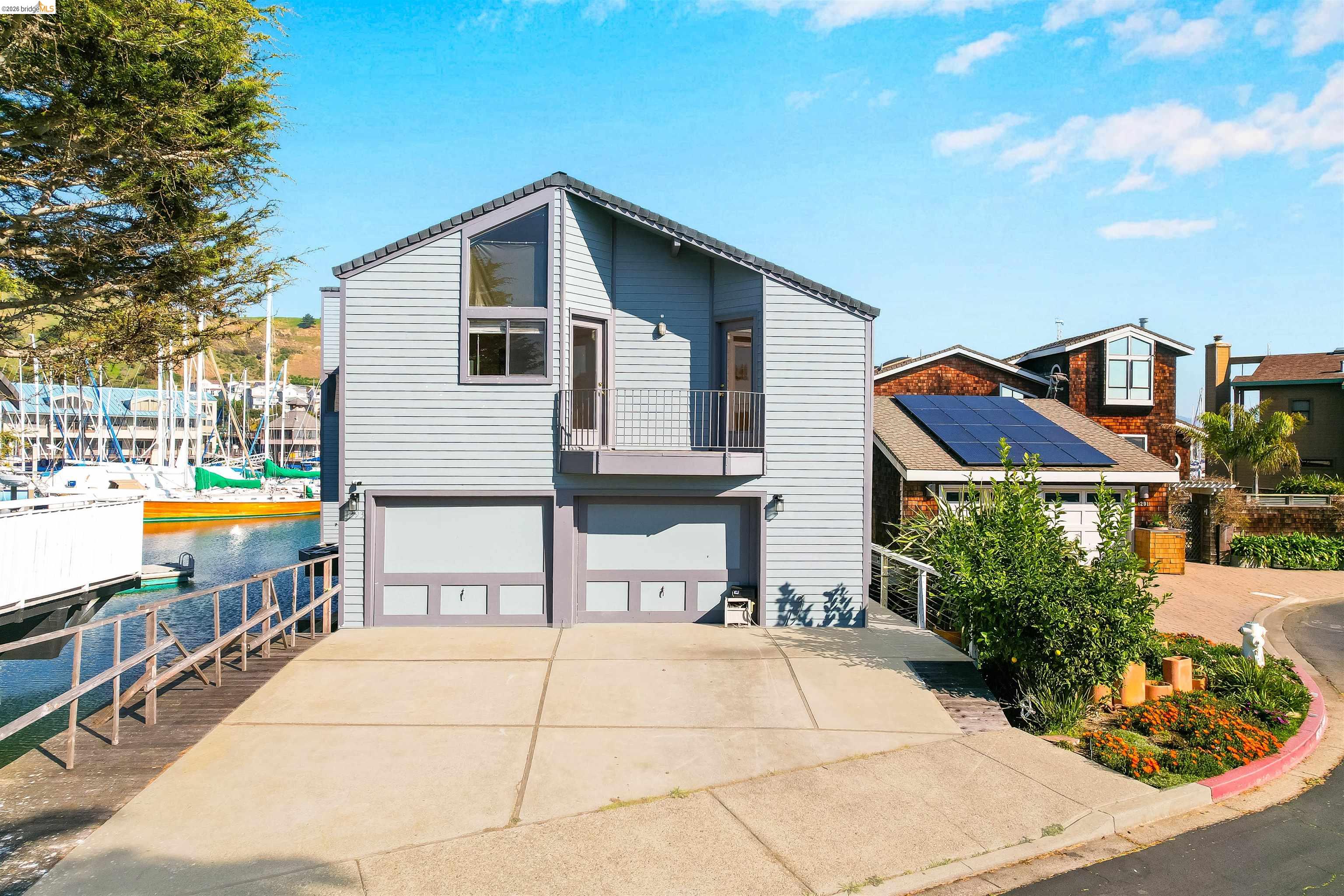 Detail Gallery Image 7 of 60 For 1293 Sanderling Is, Richmond,  CA 94801-4116 - 5 Beds | 2/1 Baths