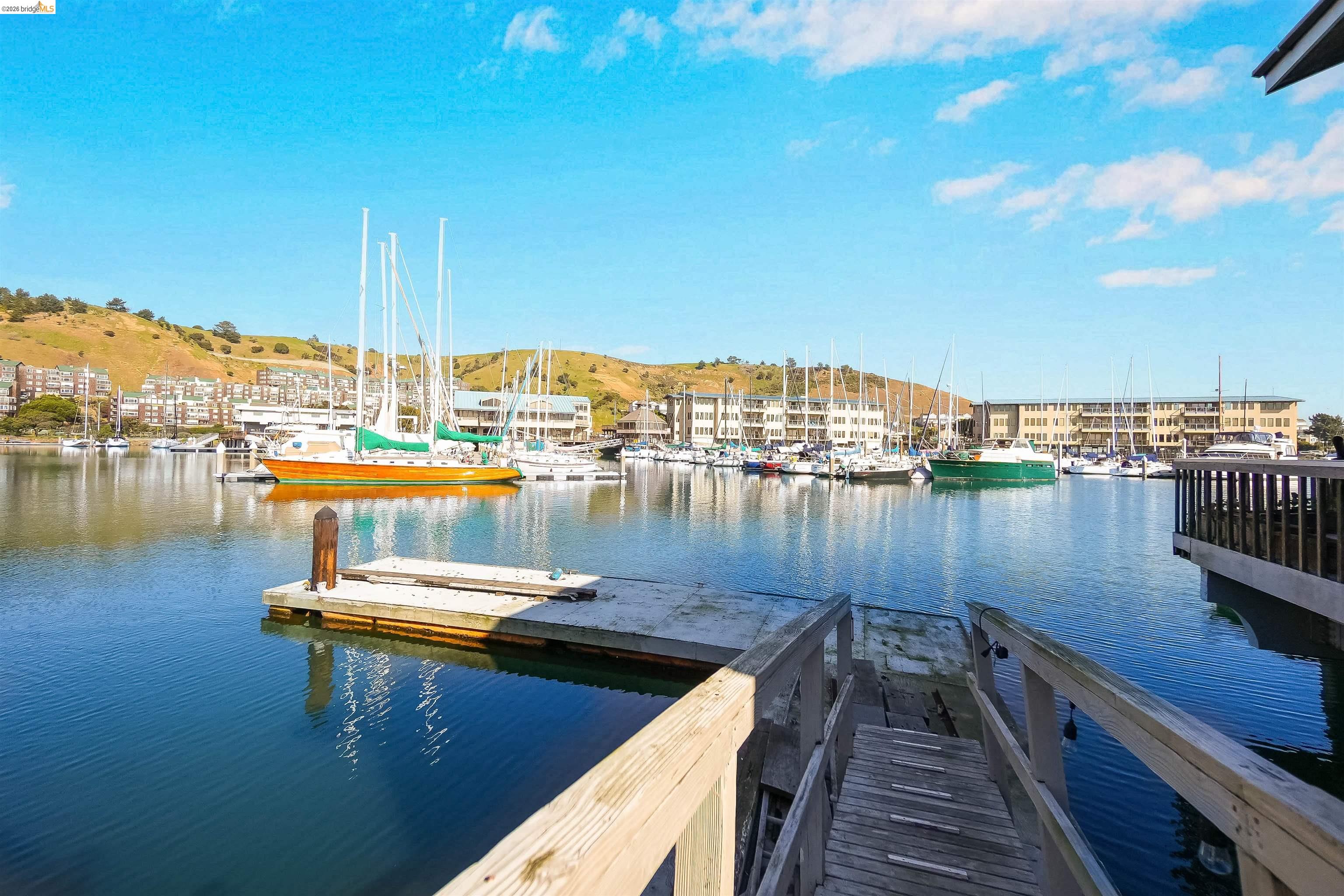 Detail Gallery Image 10 of 60 For 1293 Sanderling Is, Richmond,  CA 94801-4116 - 5 Beds | 2/1 Baths