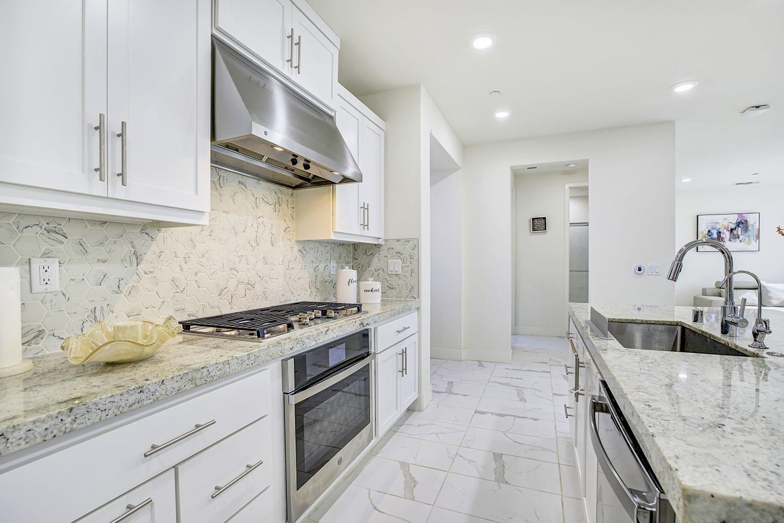 Detail Gallery Image 11 of 60 For 5882 Beechwood Loop, Dublin,  CA 94568 - 5 Beds | 4 Baths