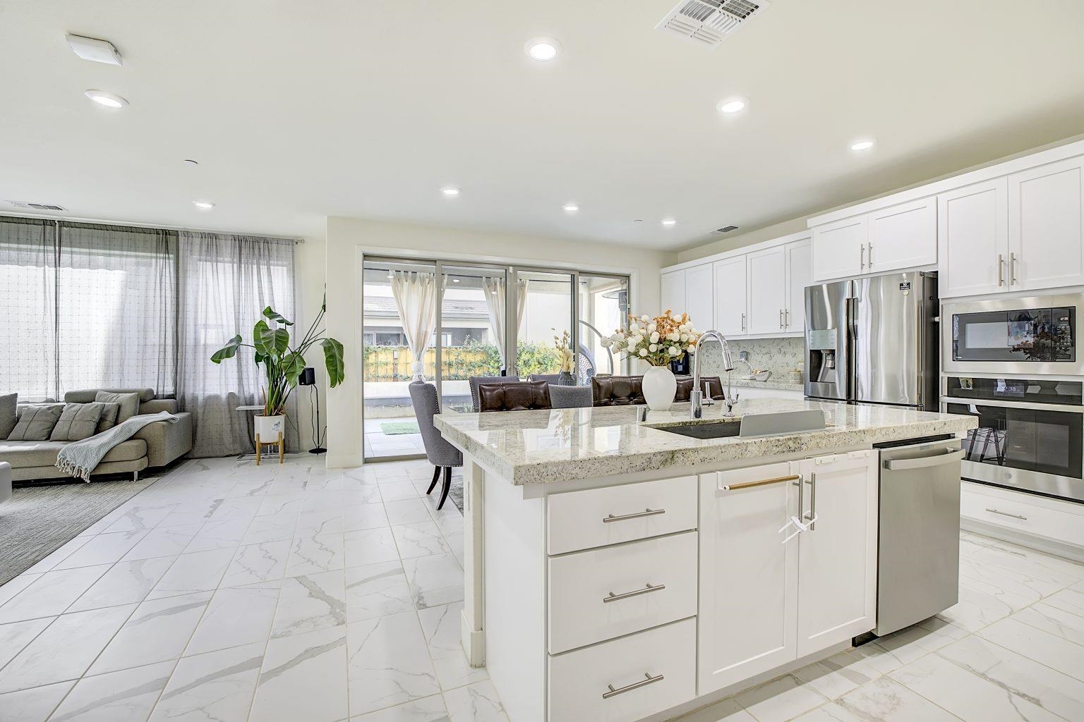 Detail Gallery Image 12 of 60 For 5882 Beechwood Loop, Dublin,  CA 94568 - 5 Beds | 4 Baths