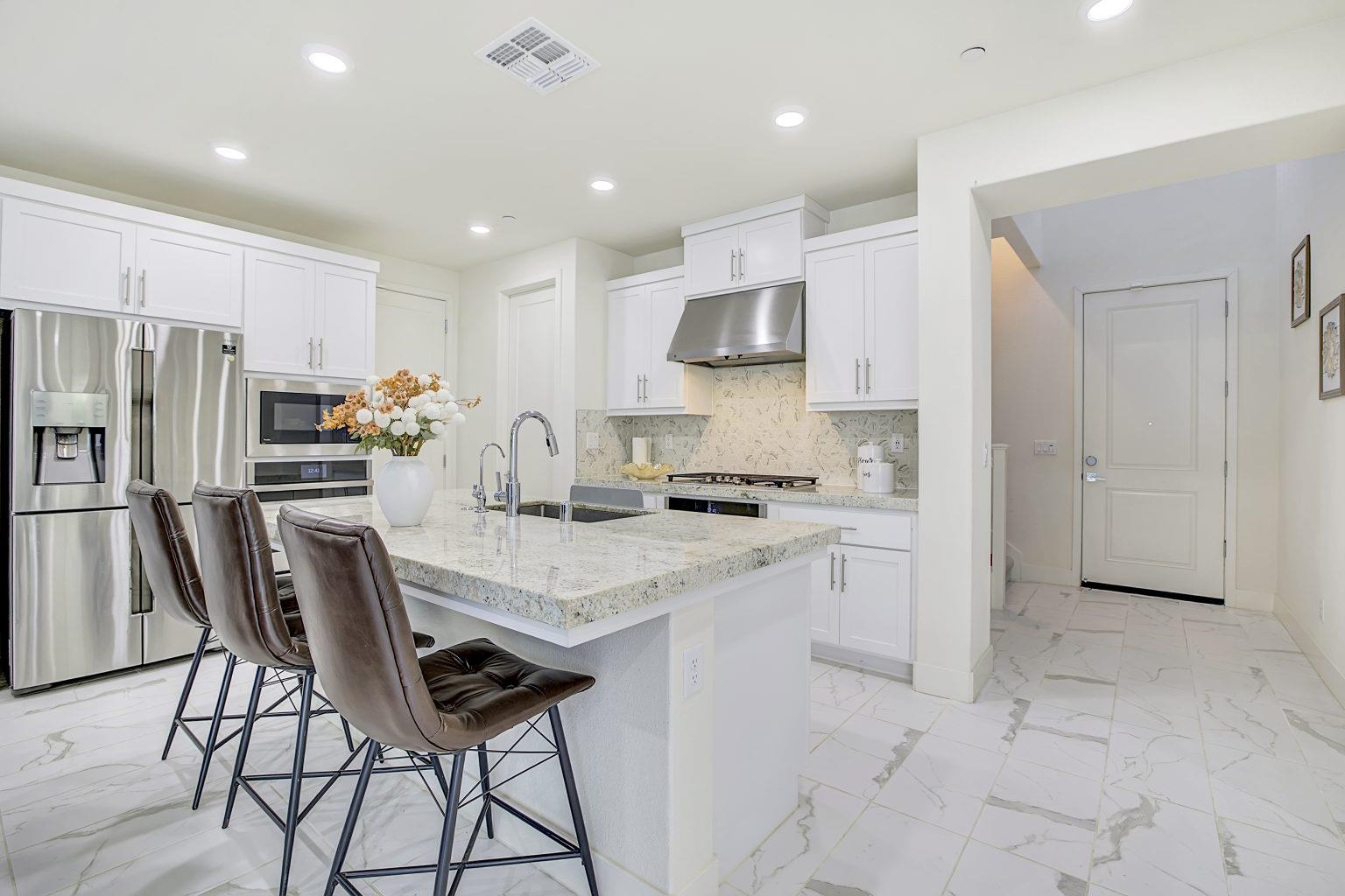 Detail Gallery Image 16 of 60 For 5882 Beechwood Loop, Dublin,  CA 94568 - 5 Beds | 4 Baths