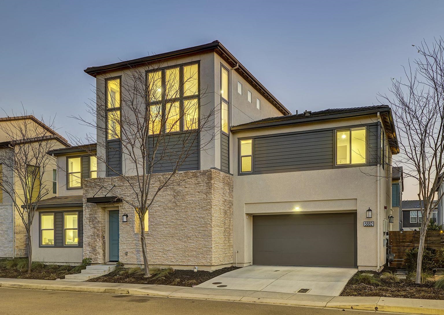 Detail Gallery Image 3 of 60 For 5882 Beechwood Loop, Dublin,  CA 94568 - 5 Beds | 4 Baths