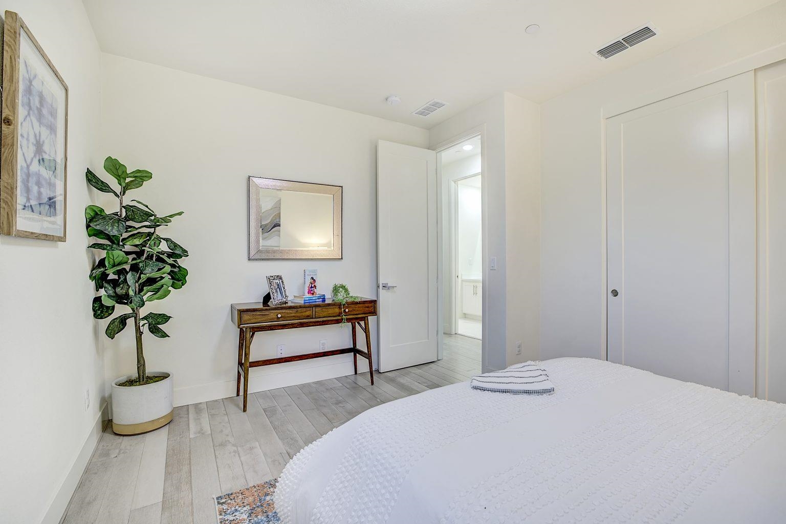 Detail Gallery Image 37 of 60 For 5882 Beechwood Loop, Dublin,  CA 94568 - 5 Beds | 4 Baths