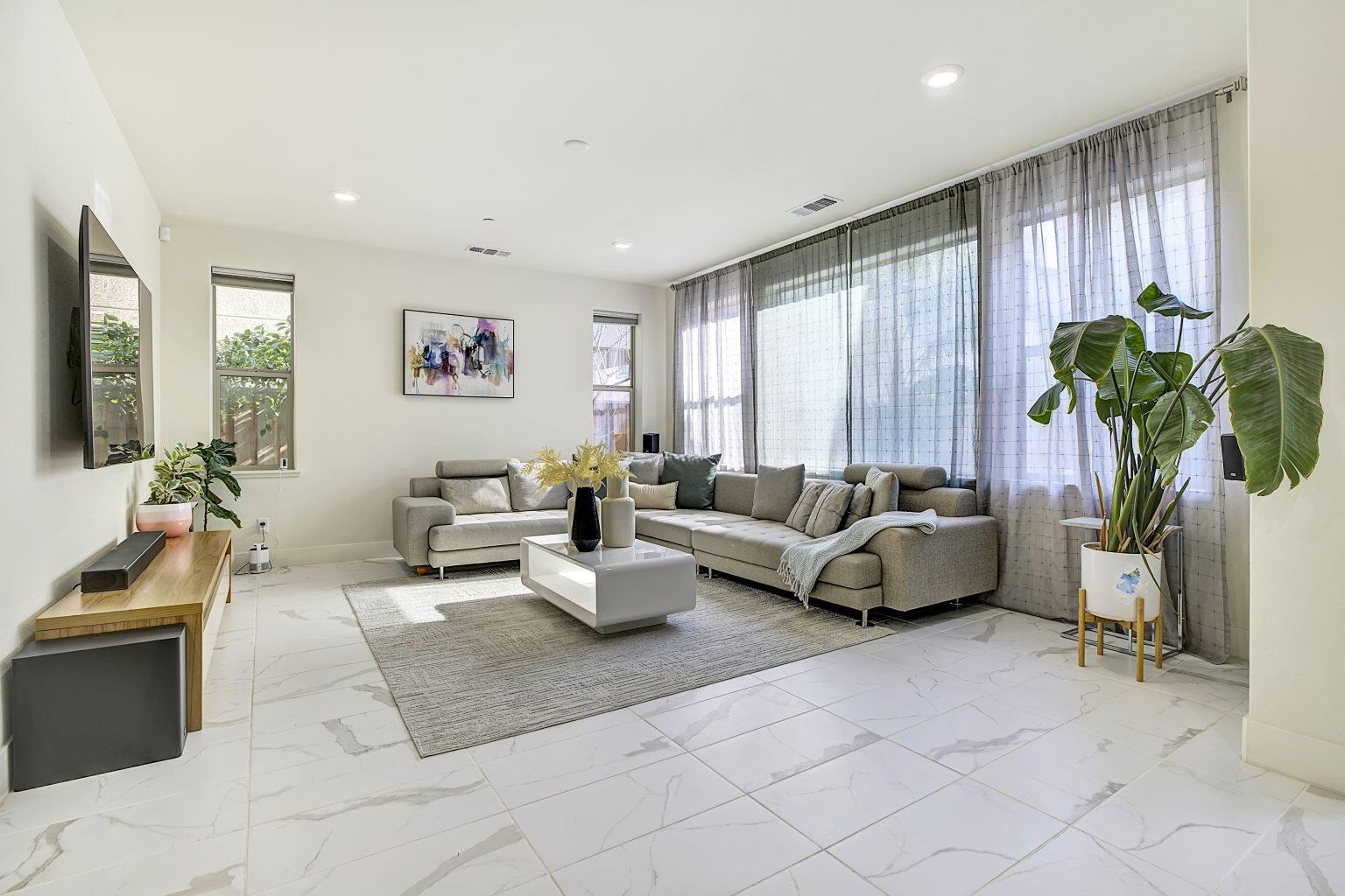 Detail Gallery Image 8 of 60 For 5882 Beechwood Loop, Dublin,  CA 94568 - 5 Beds | 4 Baths