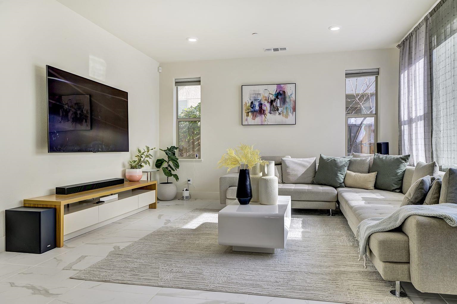 Detail Gallery Image 9 of 60 For 5882 Beechwood Loop, Dublin,  CA 94568 - 5 Beds | 4 Baths