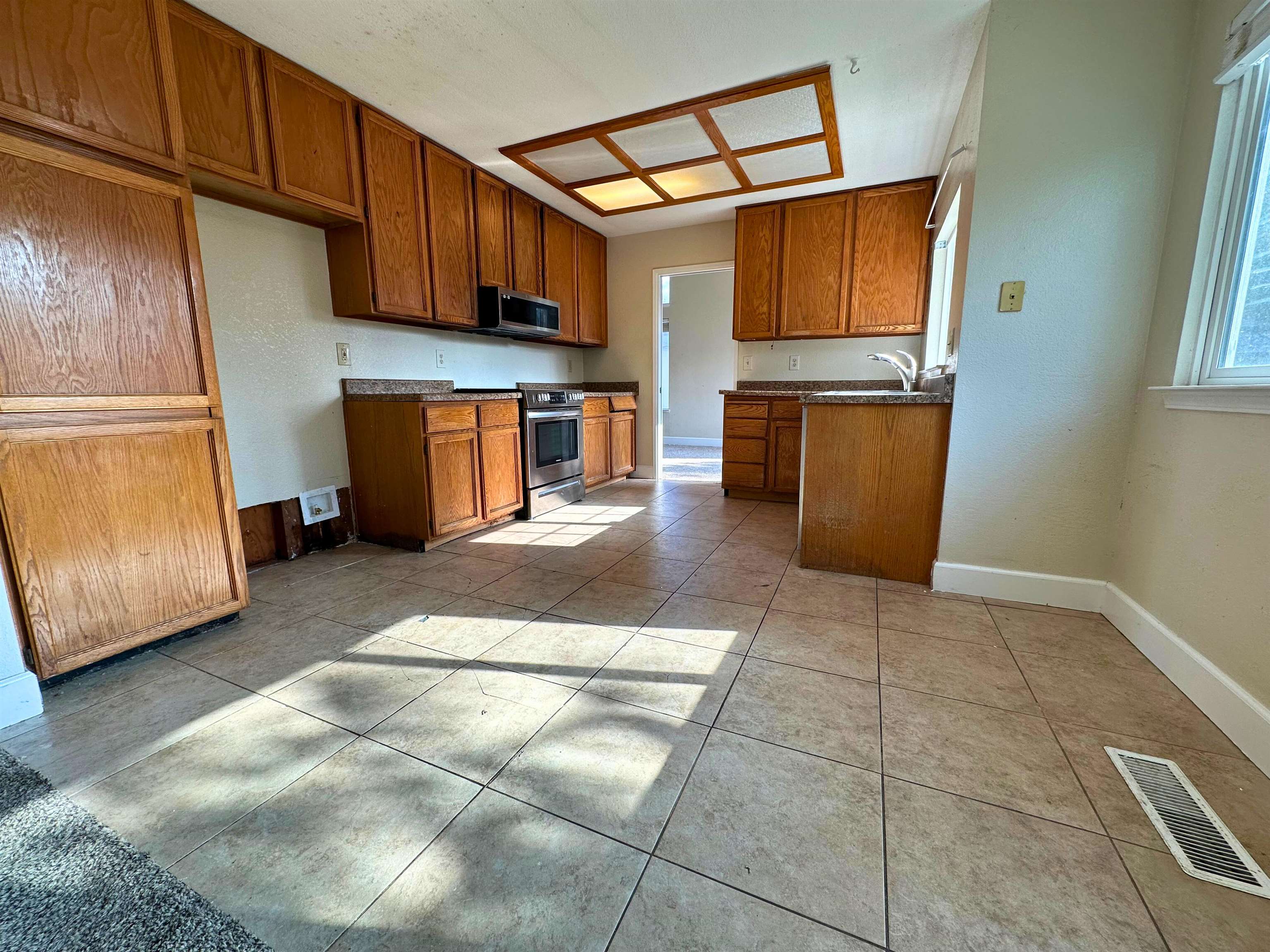 Detail Gallery Image 15 of 41 For 1180 Amanda Cir, Brentwood,  CA 94513 - 4 Beds | 2/1 Baths