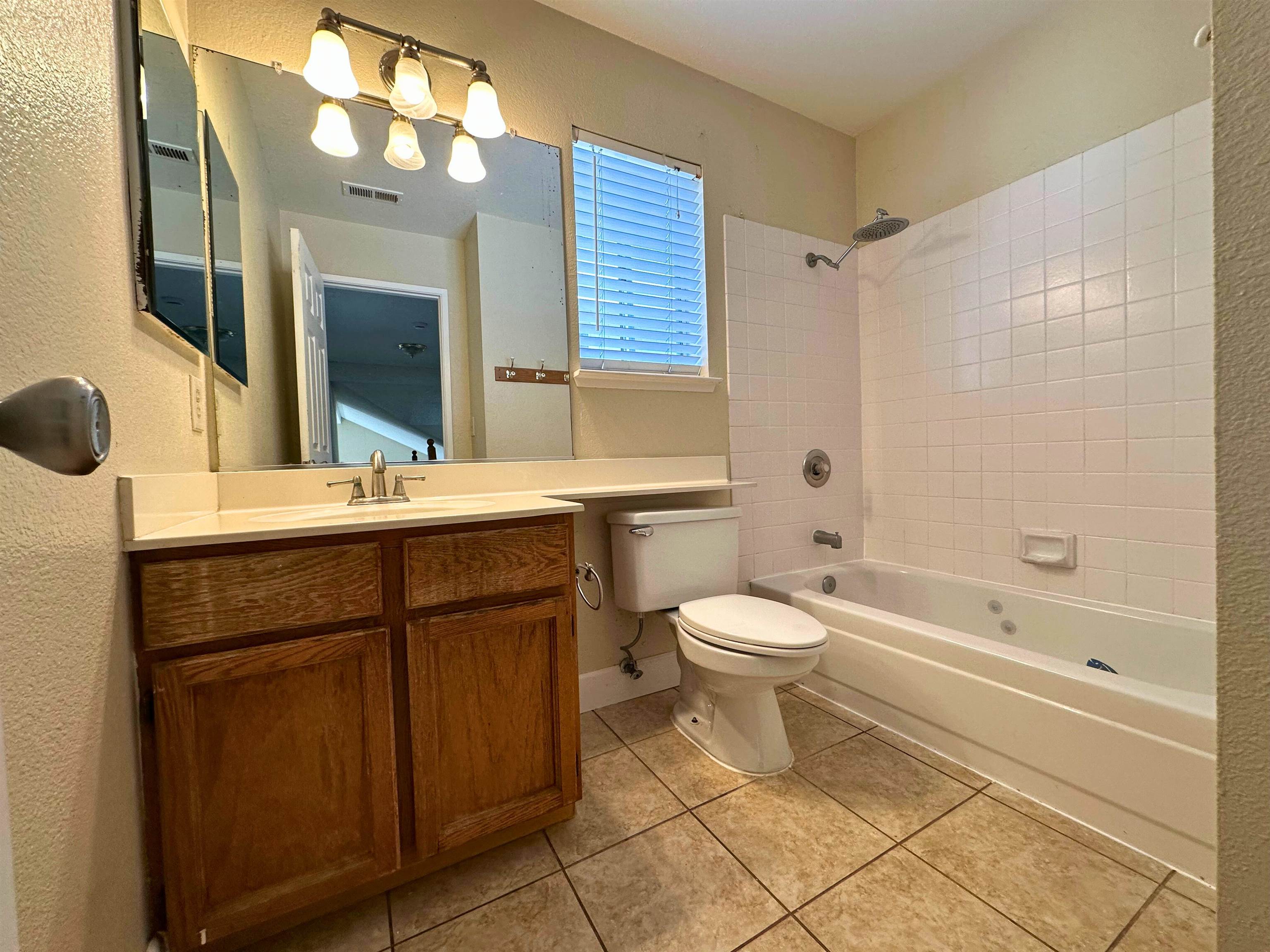 Detail Gallery Image 31 of 41 For 1180 Amanda Cir, Brentwood,  CA 94513 - 4 Beds | 2/1 Baths