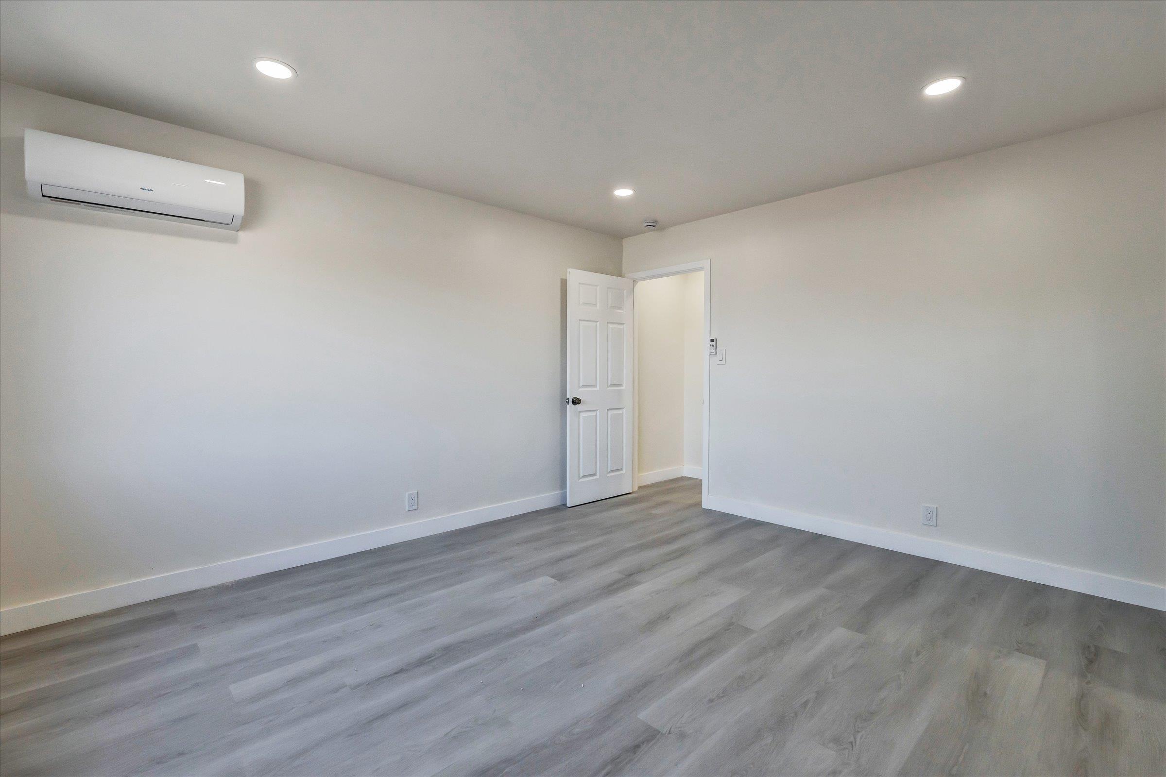 Detail Gallery Image 23 of 34 For 28315 Rochelle Ave, Hayward,  CA 94544 - 5 Beds | 3 Baths