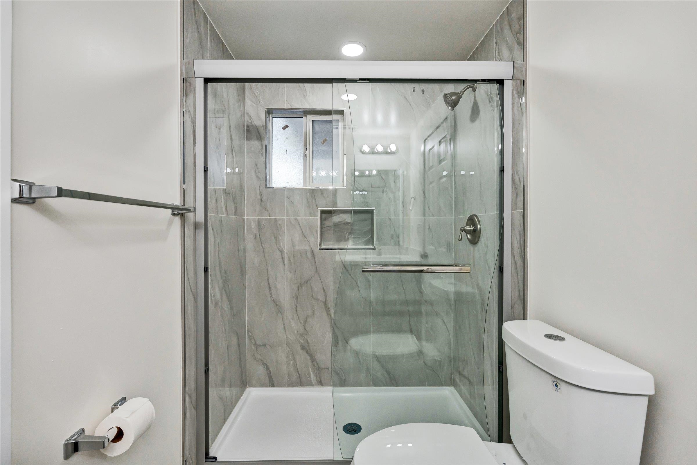 Detail Gallery Image 25 of 34 For 28315 Rochelle Ave, Hayward,  CA 94544 - 5 Beds | 3 Baths