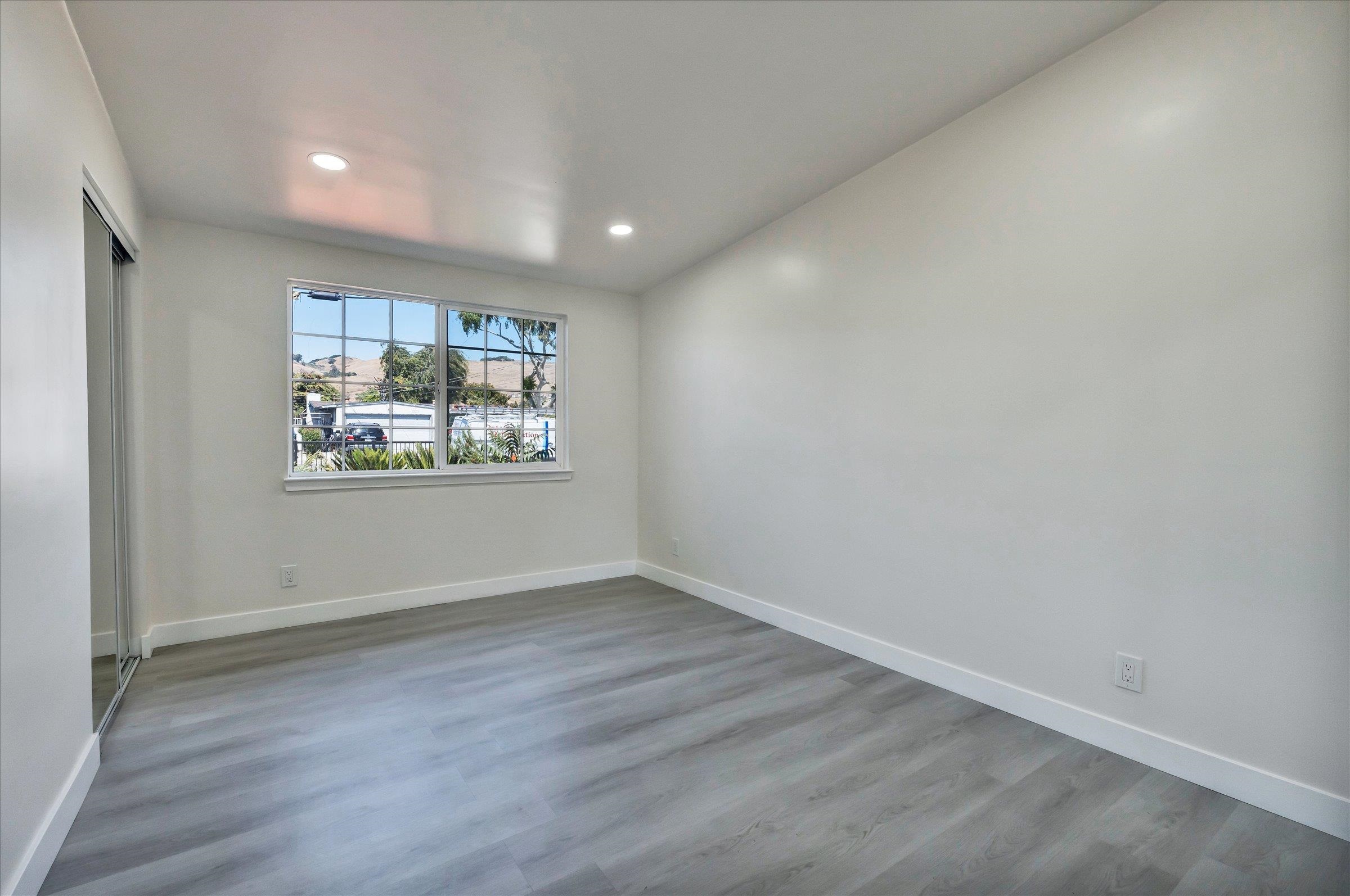 Detail Gallery Image 29 of 34 For 28315 Rochelle Ave, Hayward,  CA 94544 - 5 Beds | 3 Baths